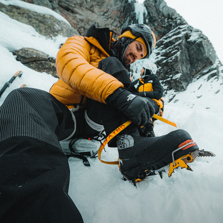 Insulated jacket intended use mountaineering