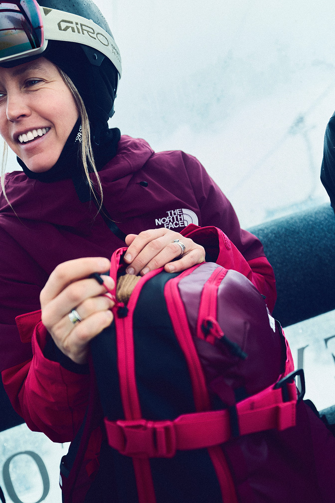 TNF-fw26-resort-snow-plp_women-slider-card01