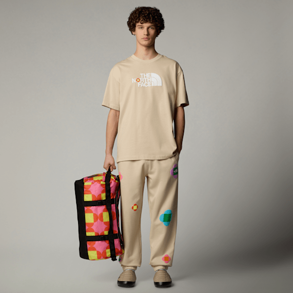 【The North Face】TNF X Yinka Iloriスェットシャツ (ベージュ) Unisex TNF X Yinka Ilori T-Shirt | The North Face DK