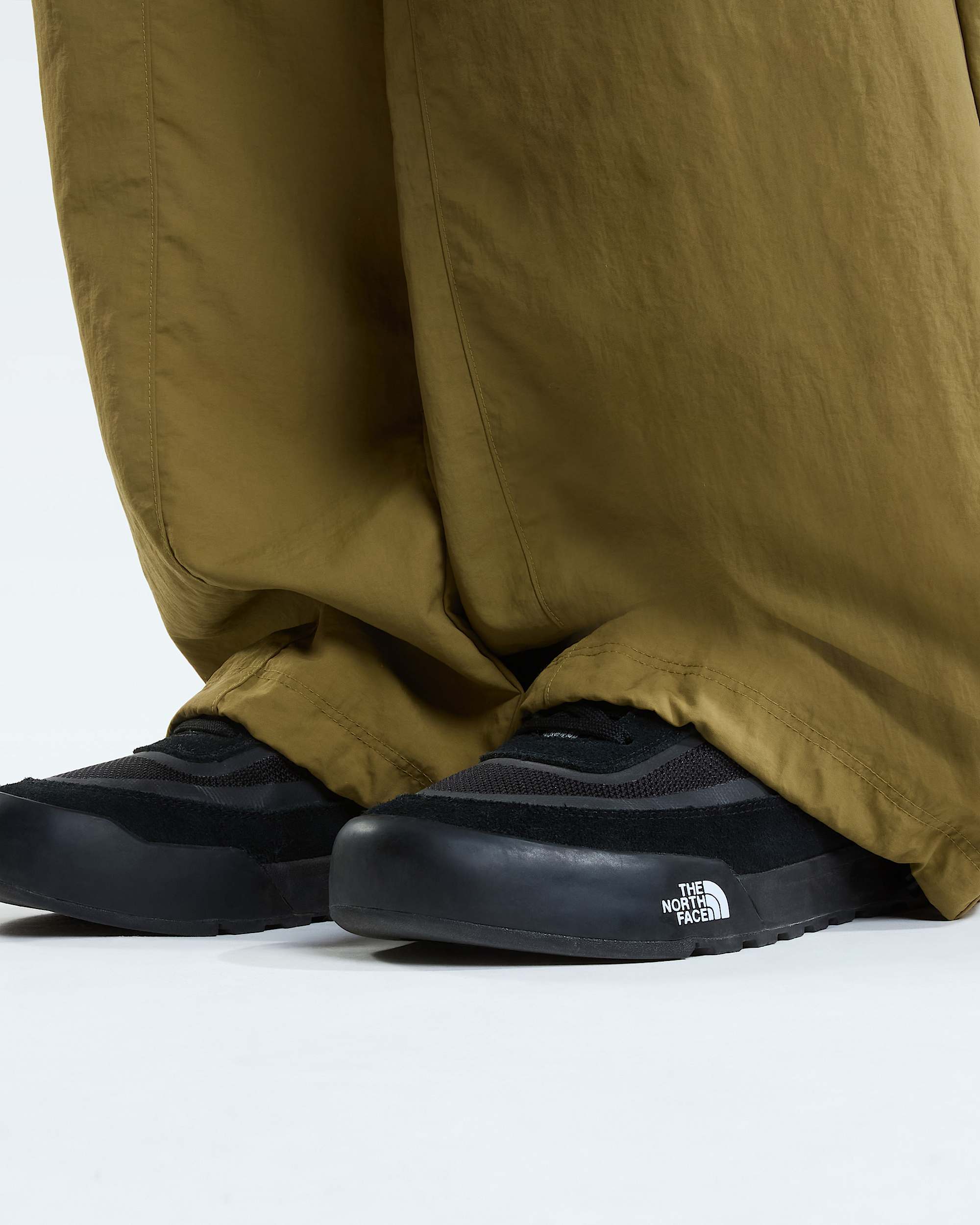 Scarpe sportive impermeabili imbottite a taglio medio Clyffe TNF ALT4