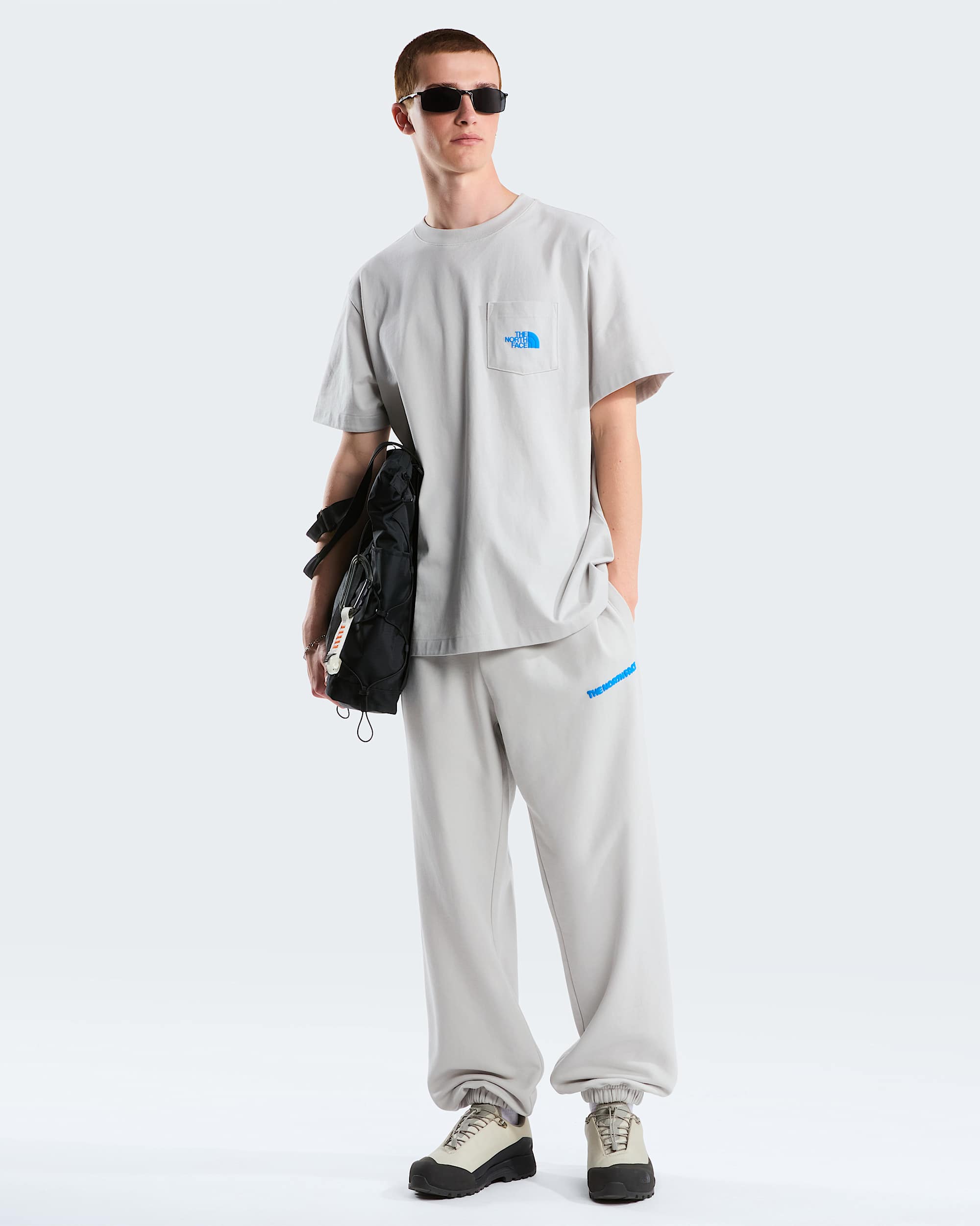 Mens Explore Fonts Relaxed Graphic Joggers TNF ALT1