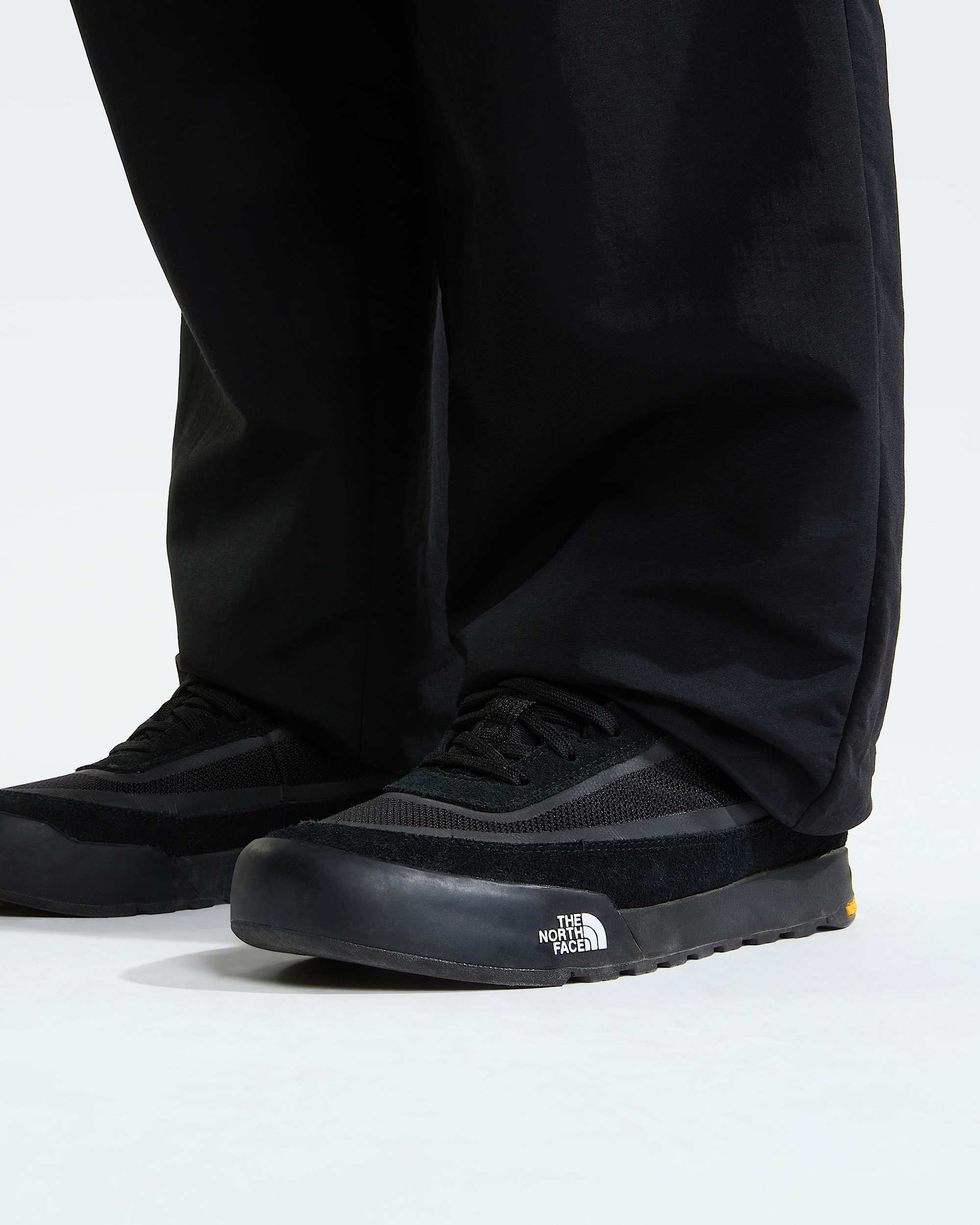 Scarpe sportive impermeabili imbottite a taglio medio Clyffe TNF ALT2