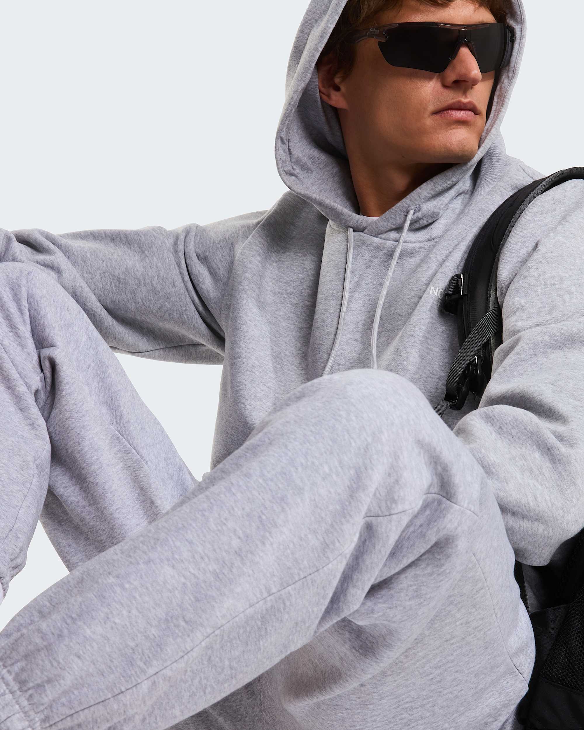 Simple Dome normal geschnittene  konisch zulaufende Jogginghose fr Herren TNF alt9