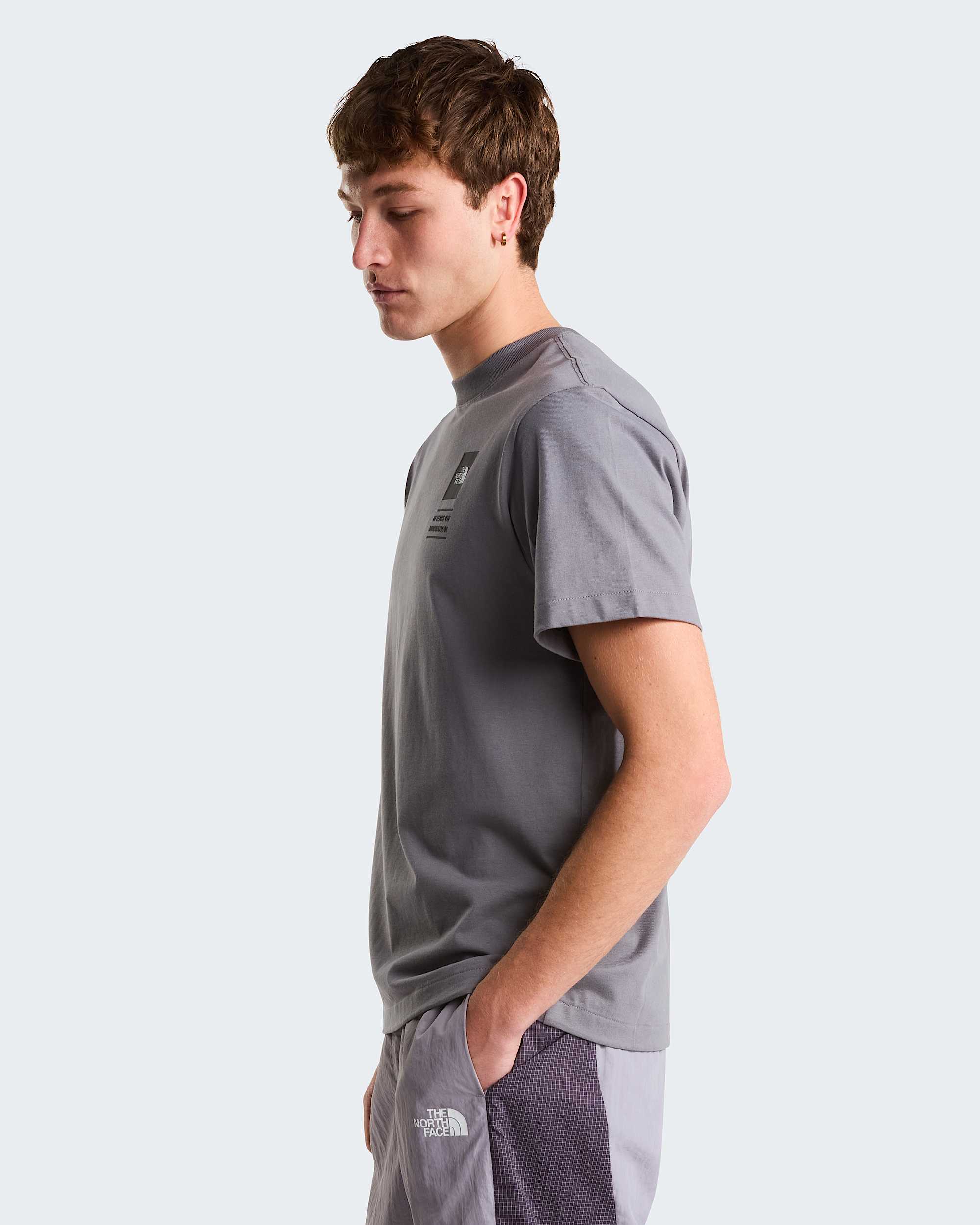 BCD Celebration relaxt geschnittenes TShirt mit Grafik fr Herren TNF alt7