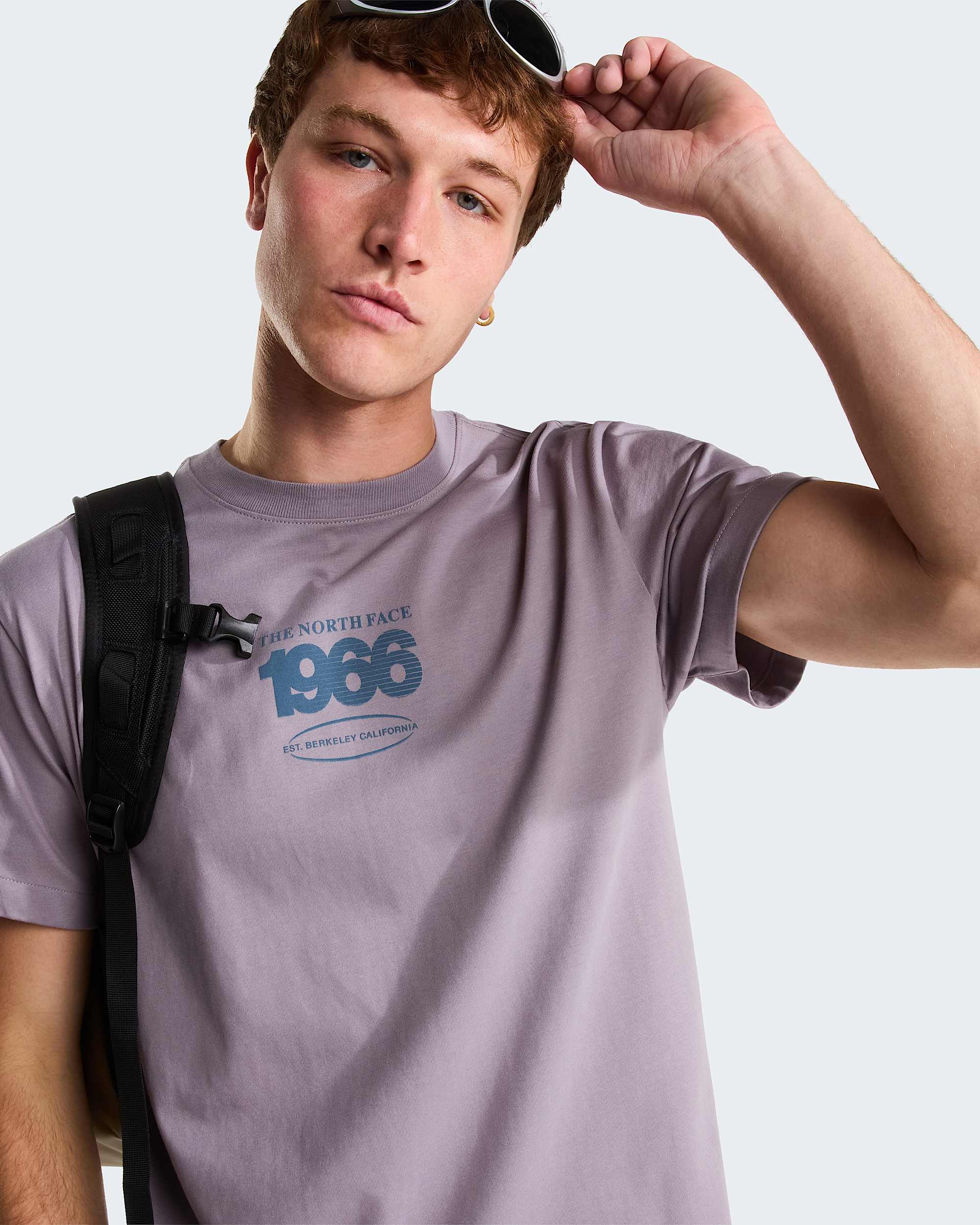 Track relaxt geschnittenes TShirt mit Grafik Unisex TNF alt10