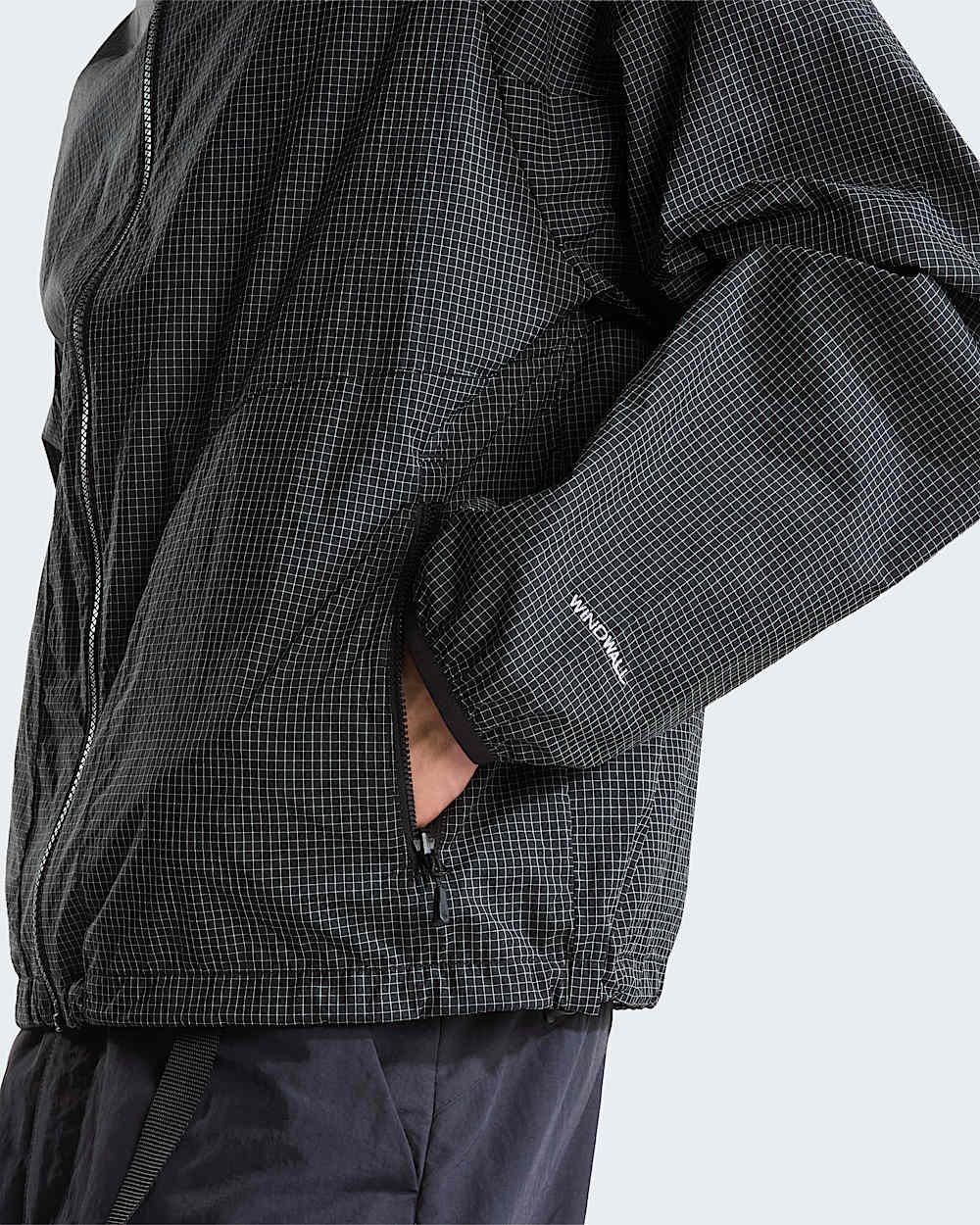 NSE Windjacke in Unisex TNF alt5