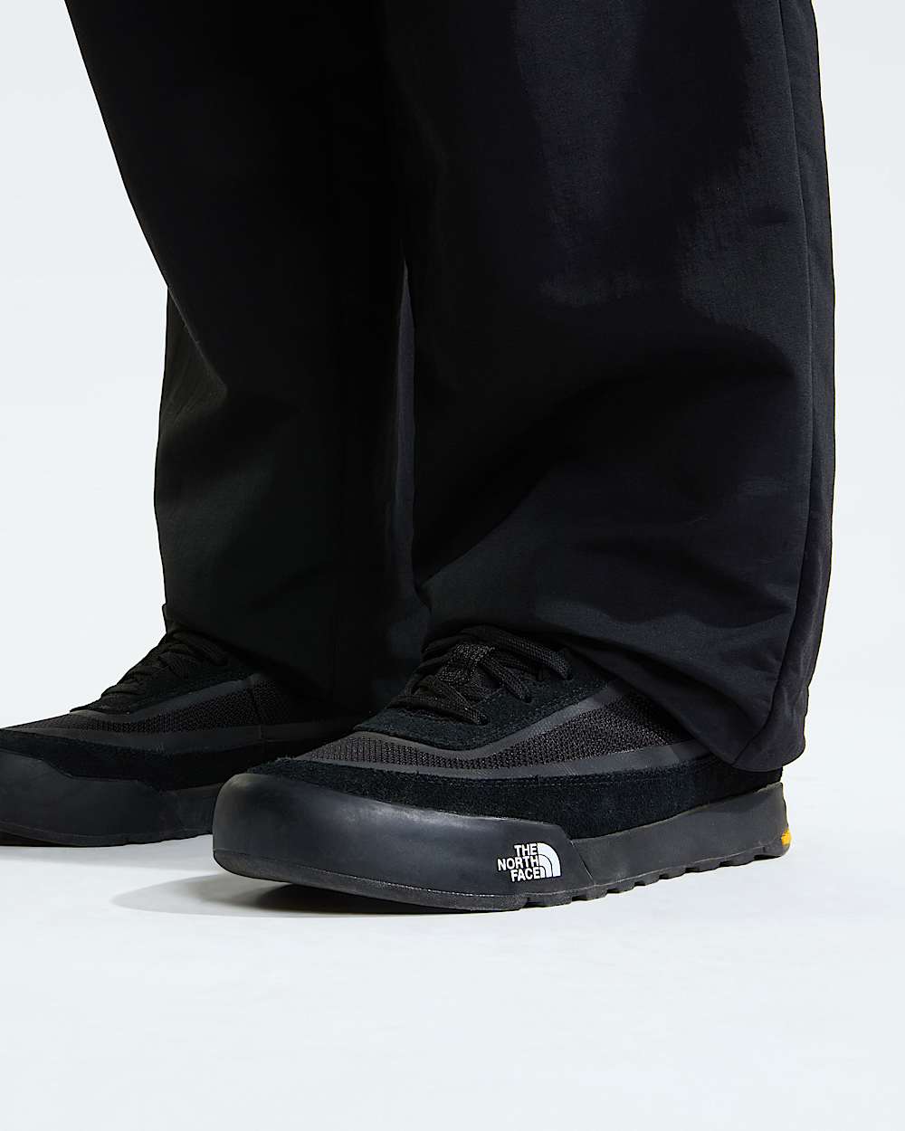 Scarpe sportive impermeabili imbottite a taglio medio Clyffe TNF ALT2