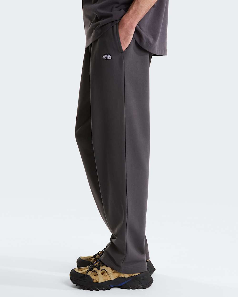 Essential Light relaxt geschnittene Jogginghose fr Herren TNF alt6