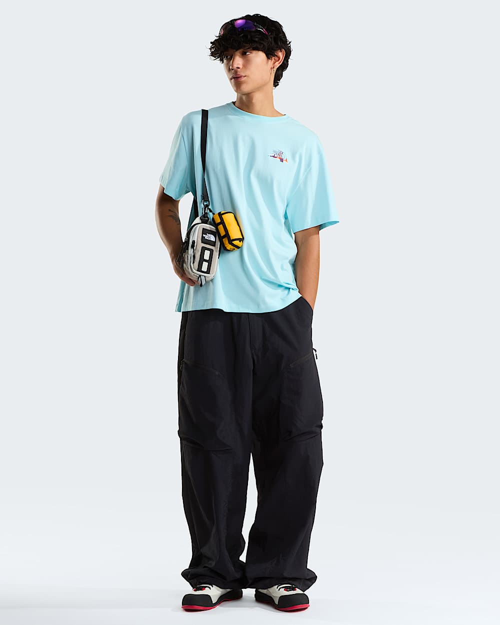 Scale the Peak Relaxed tshirt  unisex TNF alt4