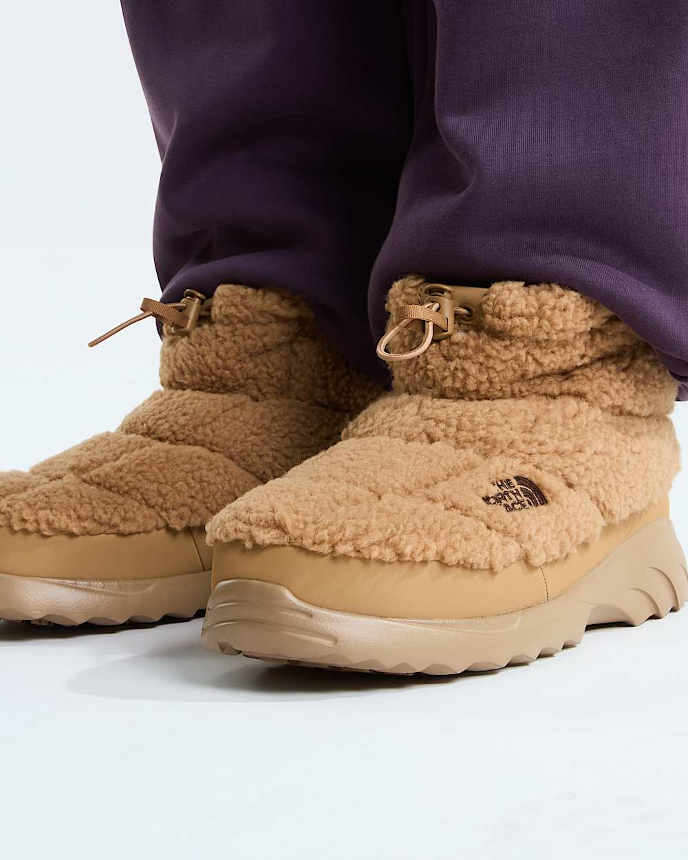 Nuptse Traction Chukka Fleece Boots TNF alt4
