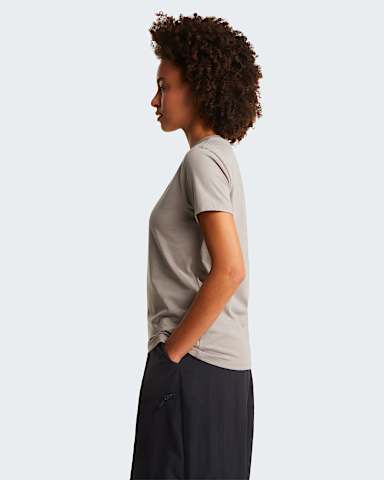 Evolution Simple Dome schmal geschnittenes TShirt fr Damen TNF Stone Slab ALT2