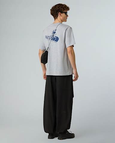 Run relaxt geschnittenes TShirt mit Grafik in Unisex TNF TNF Light Grey Heather alt6