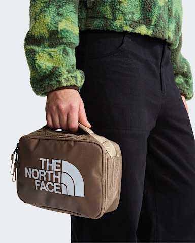 Base Camp Voyager Wash Bag TNF GarnetTimeless Taupe ALT1
