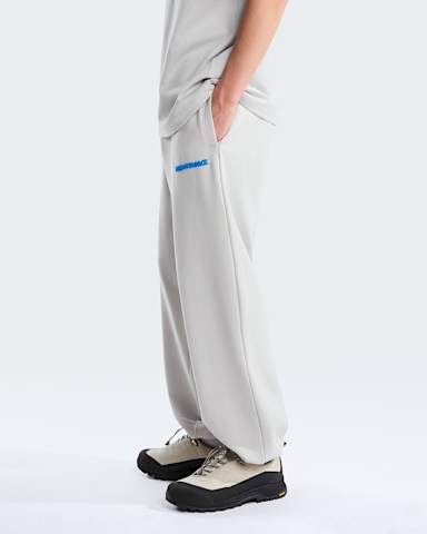 Mens Explore Fonts Relaxed Graphic Joggers TNF Cumulus Cloud ALT2