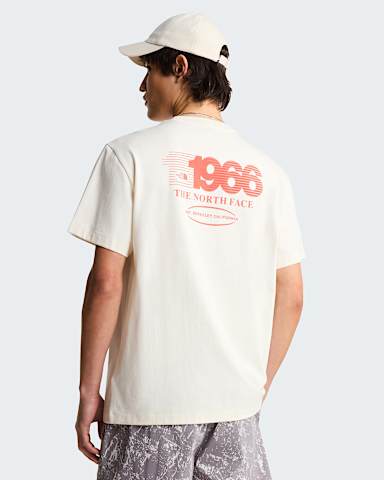 Track relaxt geschnittenes TShirt mit Grafik Unisex TNF White Dune alt4