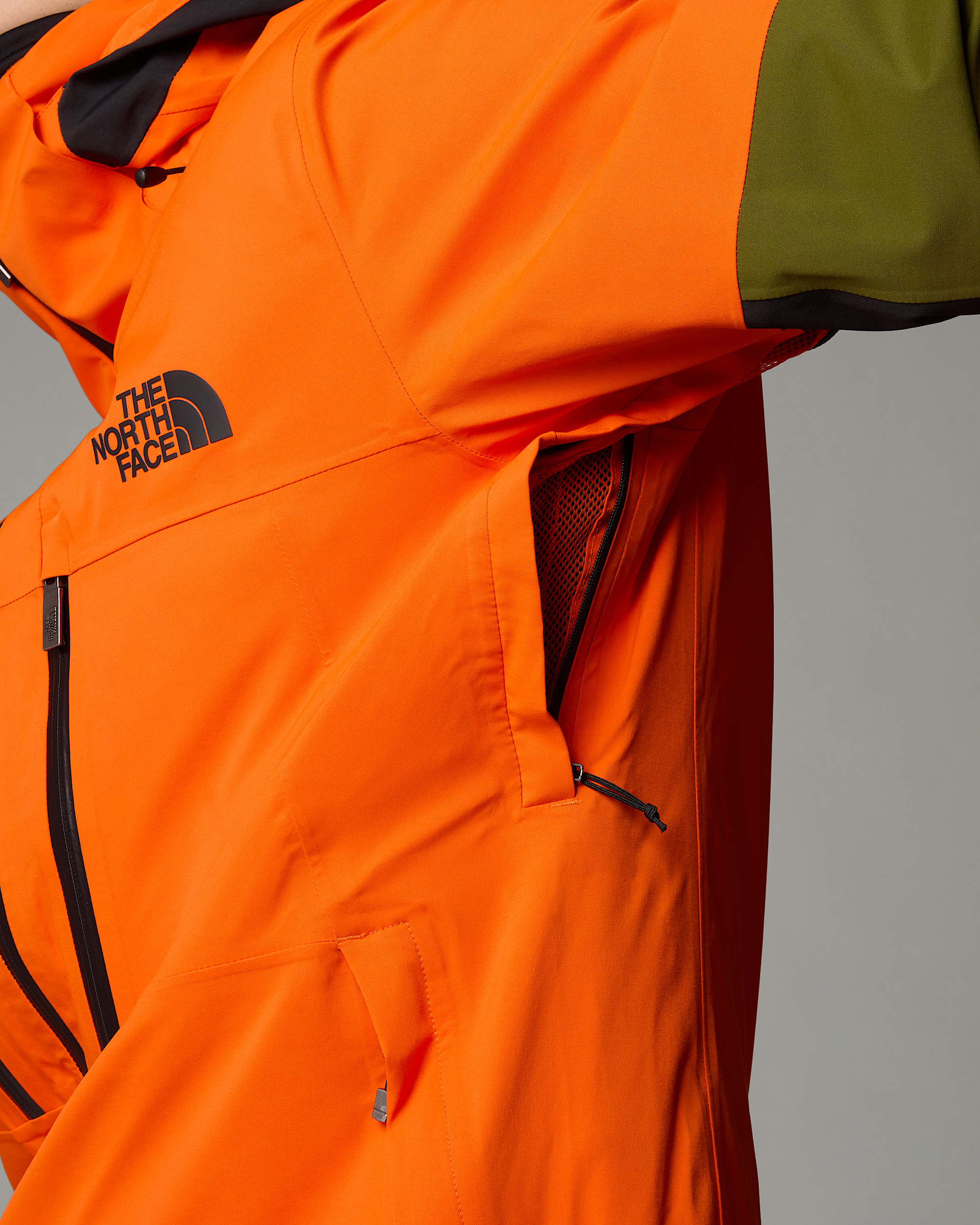 Mens Chakal Jacket TNF ALT10