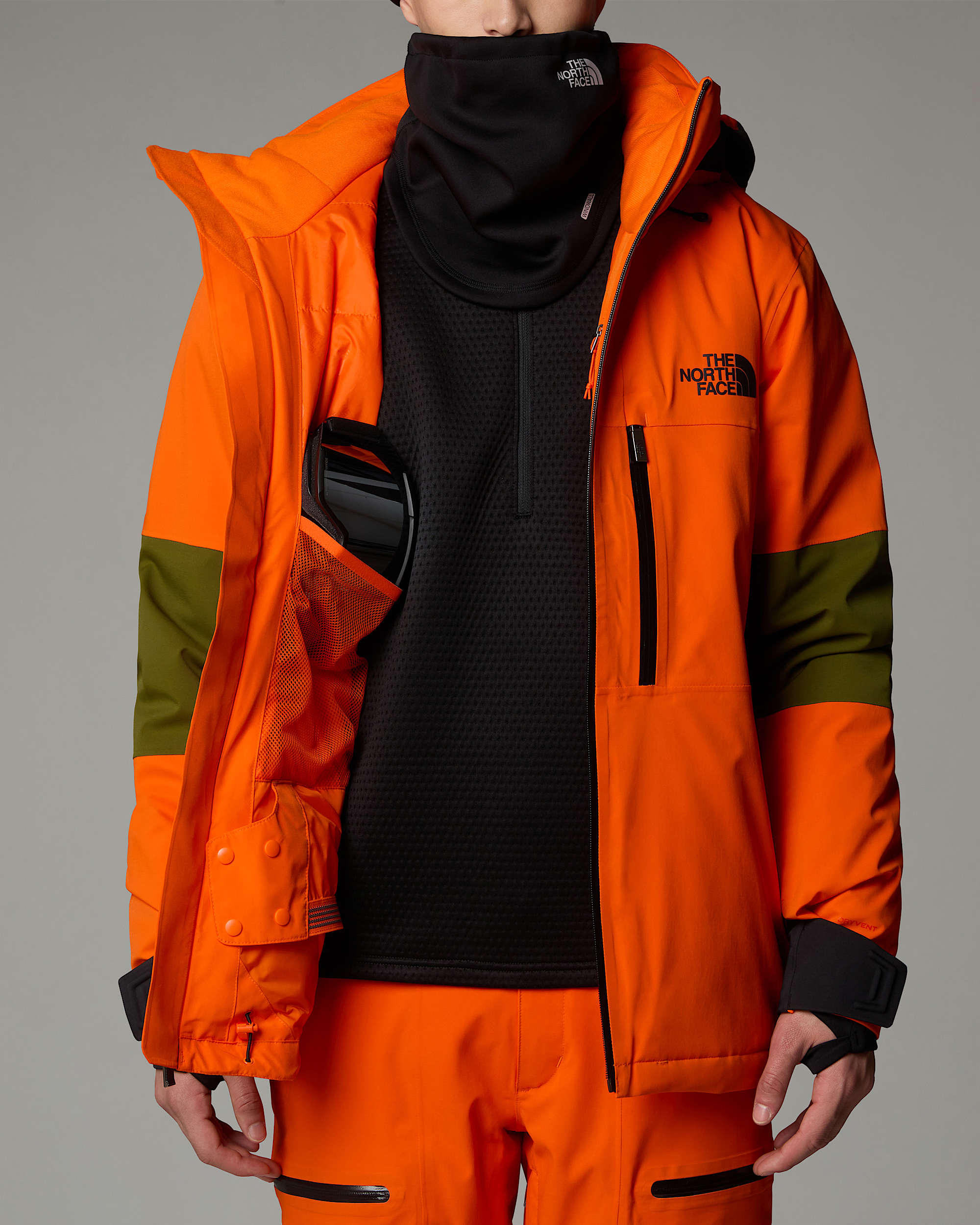 Mens Chakal Jacket TNF ALT17