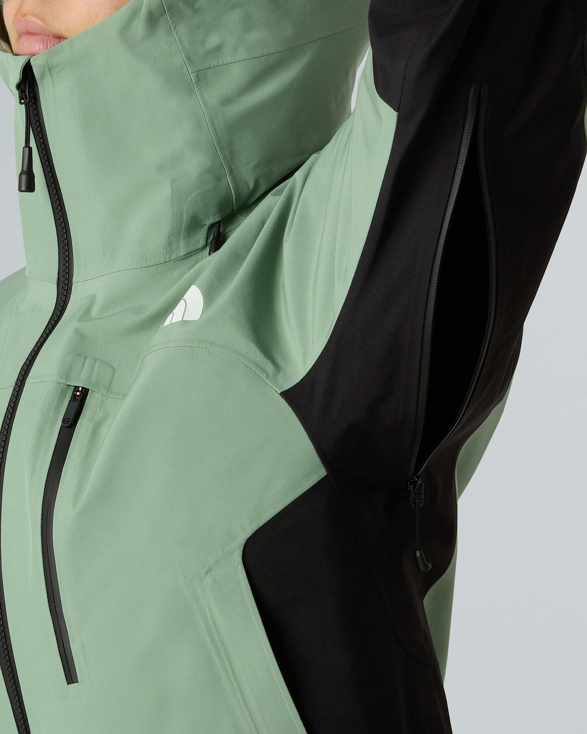 Womens Summit Eastwall GORETEX Jacket TNF ALT6