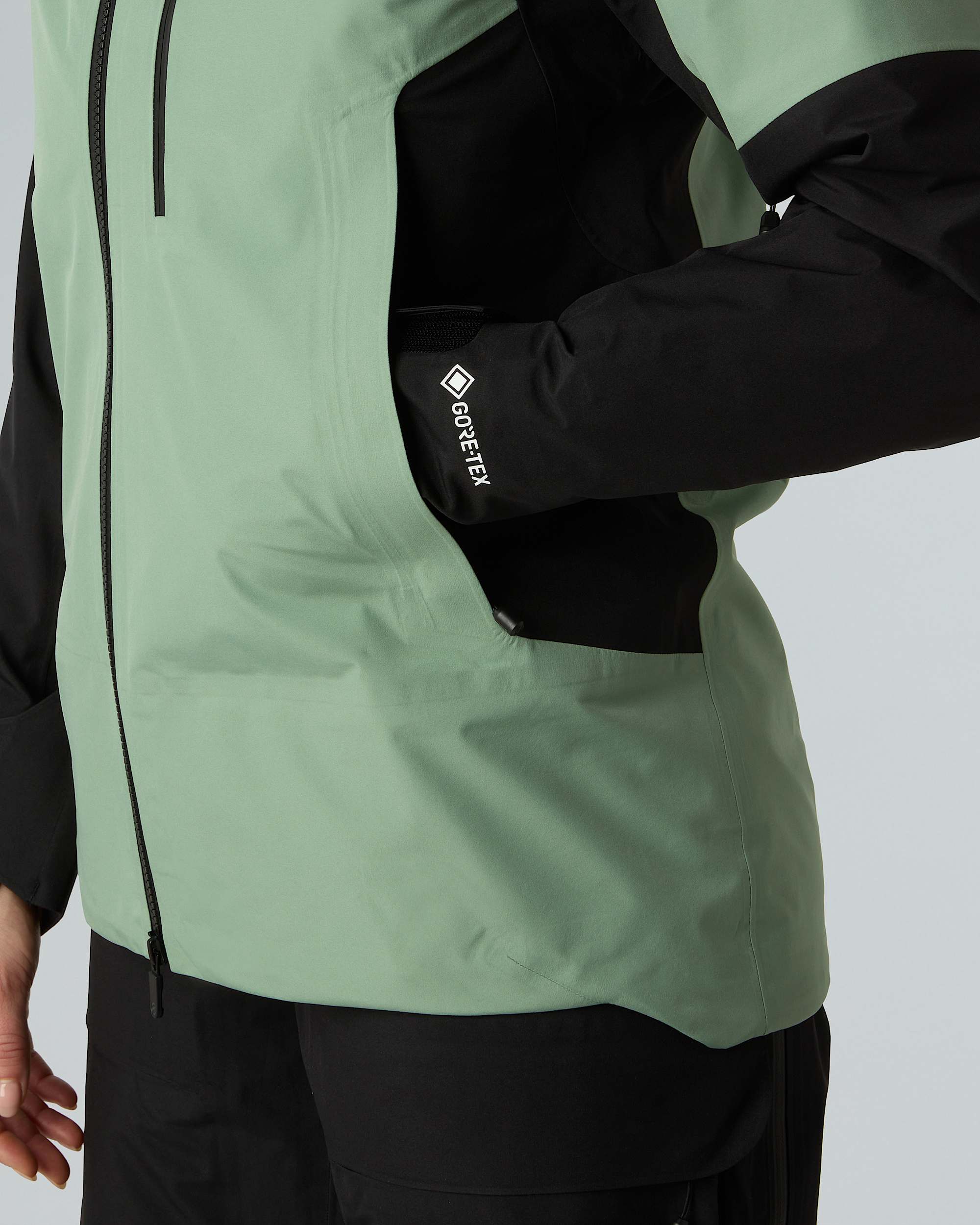 Womens Summit Eastwall GORETEX Jacket TNF ALT7
