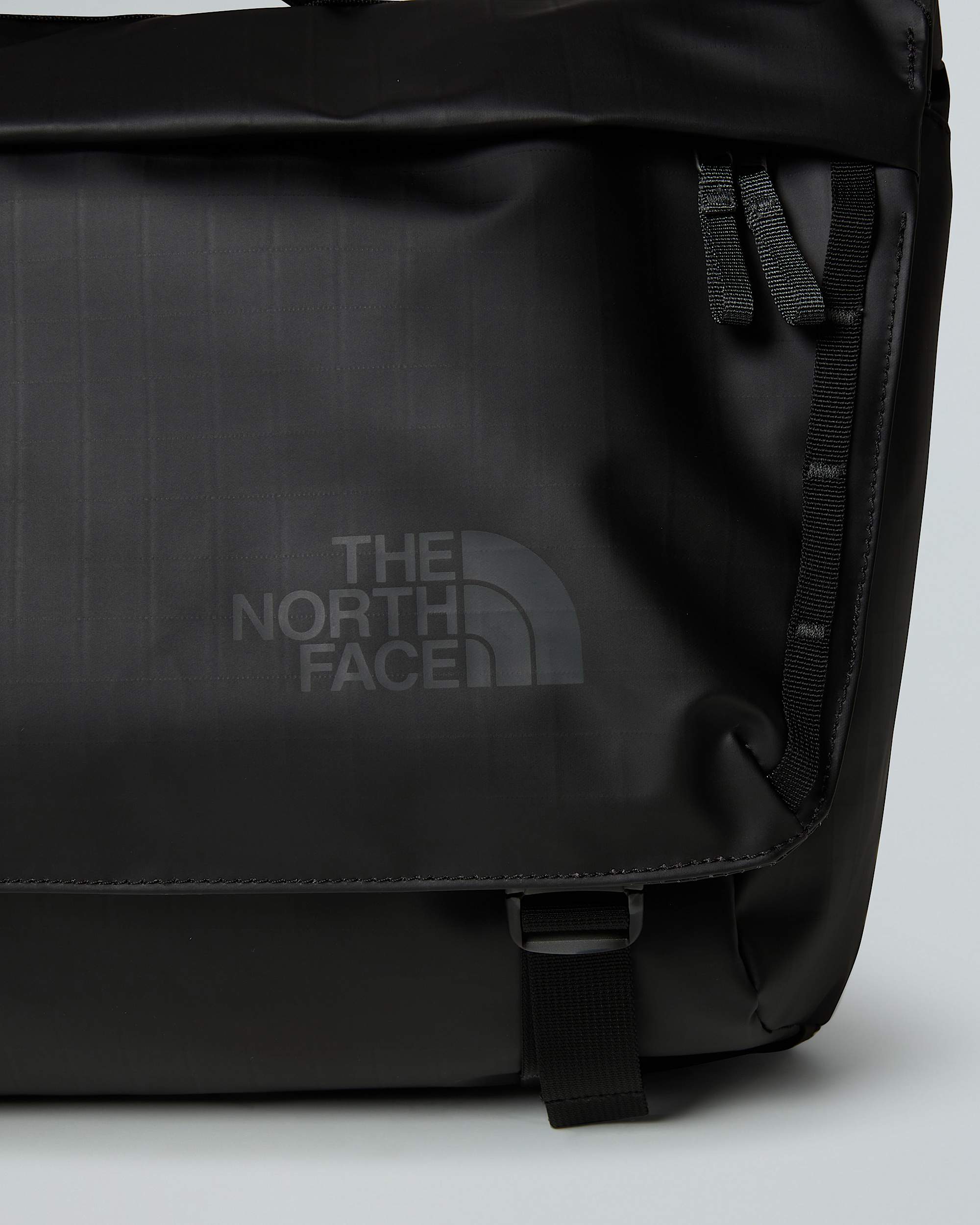 Base Camp Voyager Messenger Bag  TNF ALT3