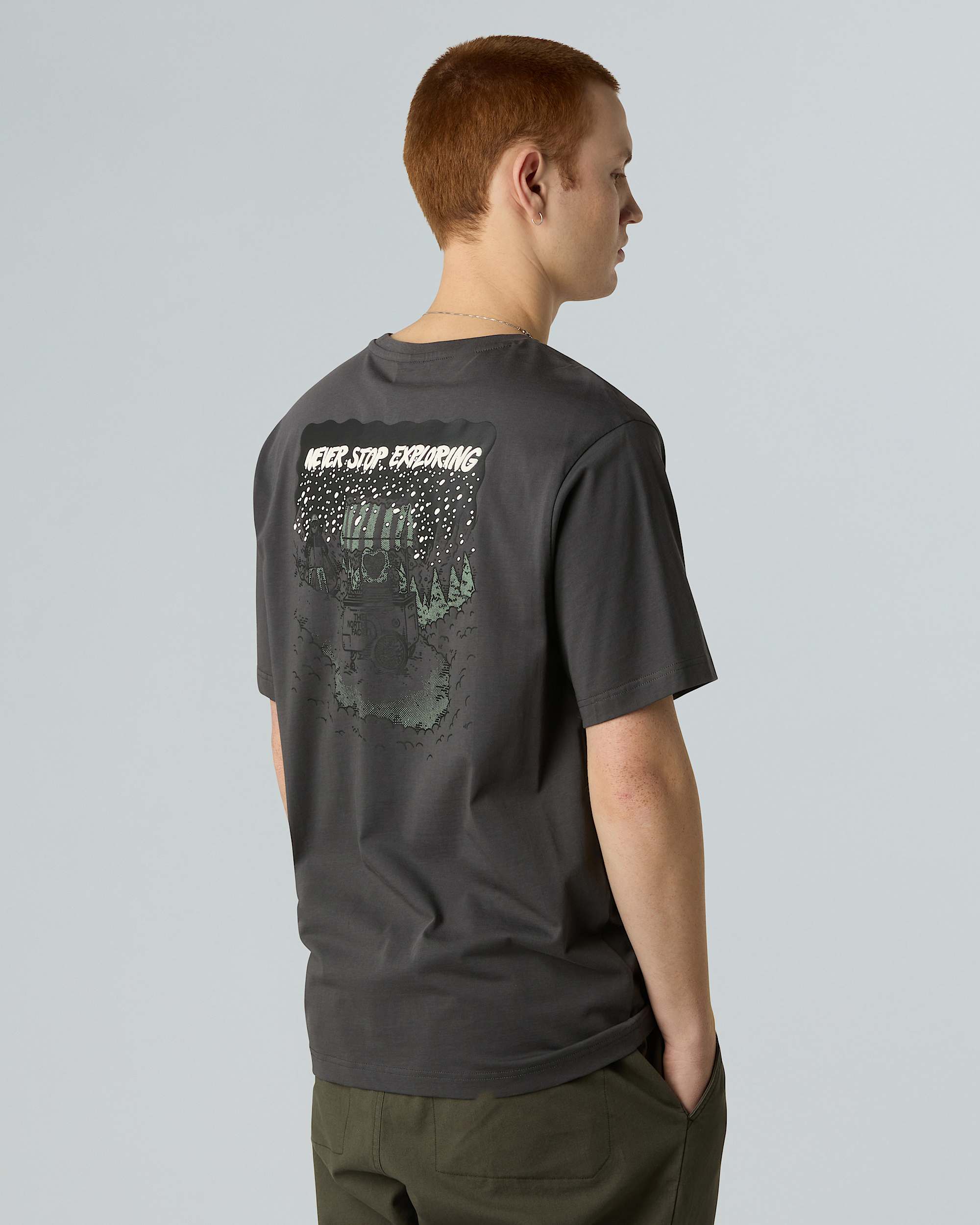 Tshirt dcontract Powder Days Graphic unisexe TNF ALT2