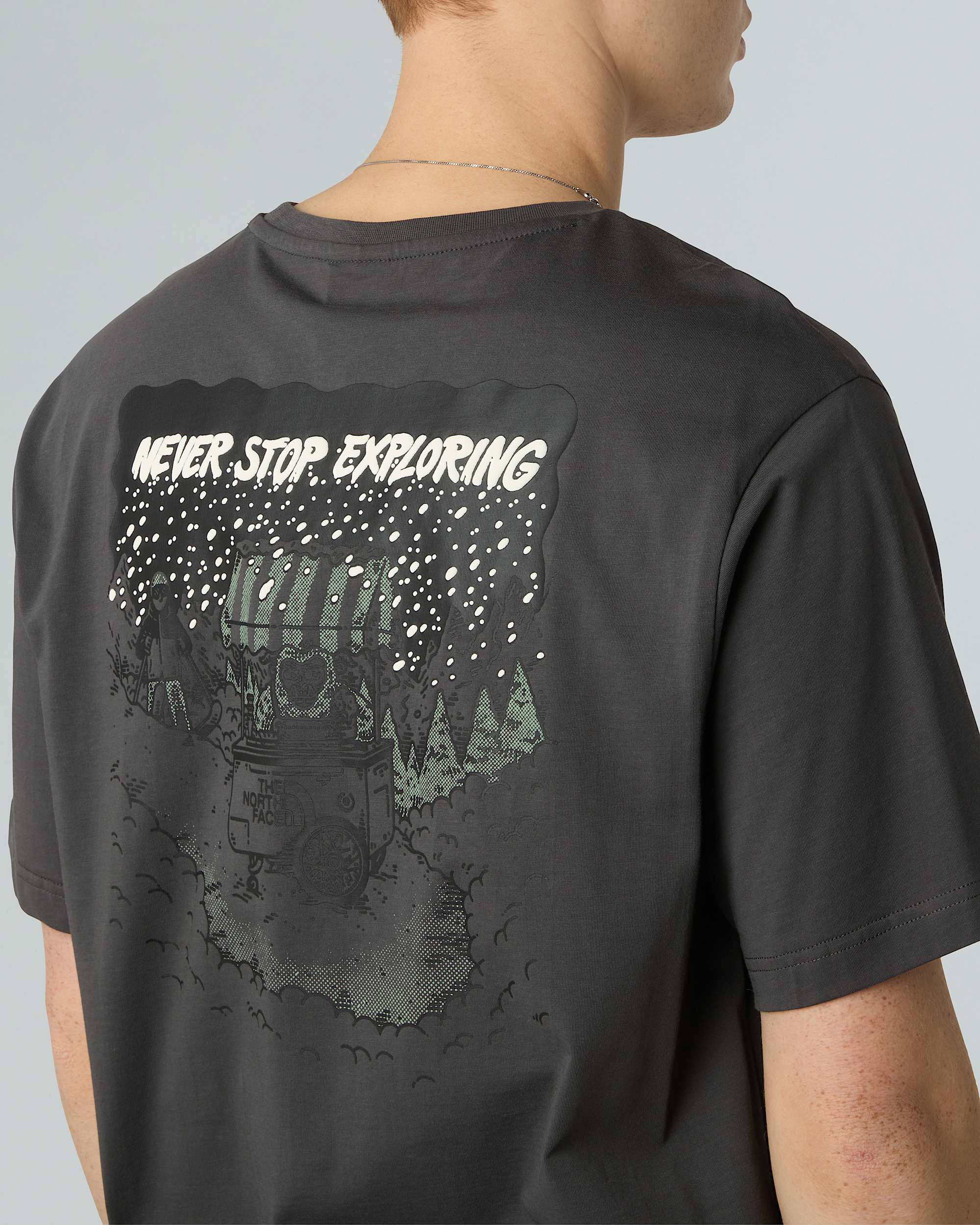 Tshirt dcontract Powder Days Graphic unisexe TNF ALT5