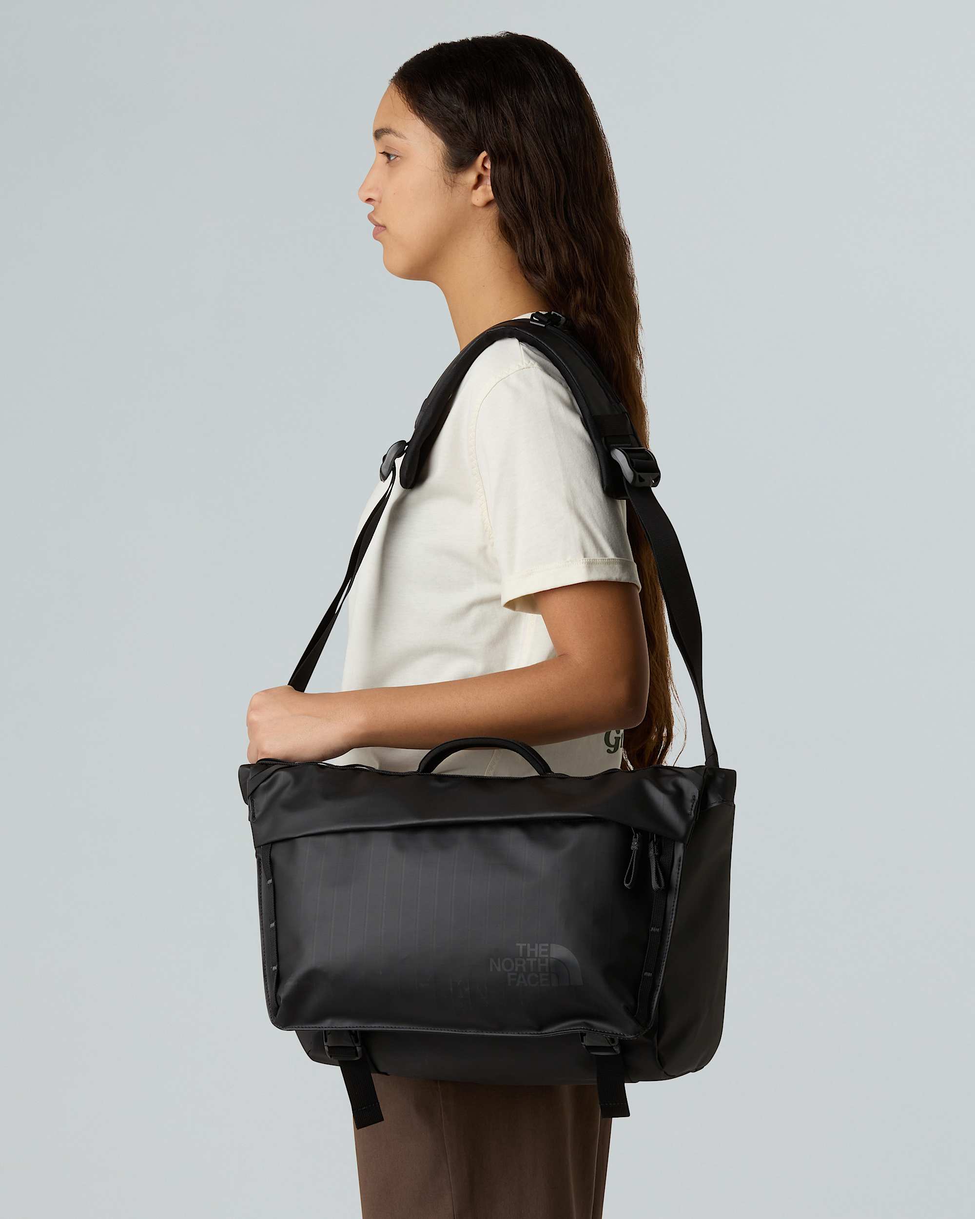 Base Camp Voyager Messenger Bag  TNF ALT1