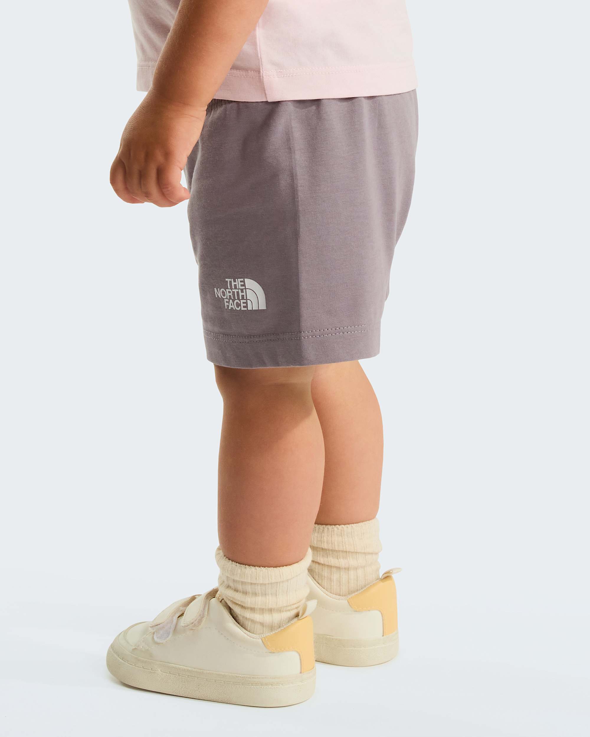 Ensemble avec short standard NSE Box Play pour bb TNF Pale BlossomTranscendent Grey ALT8
