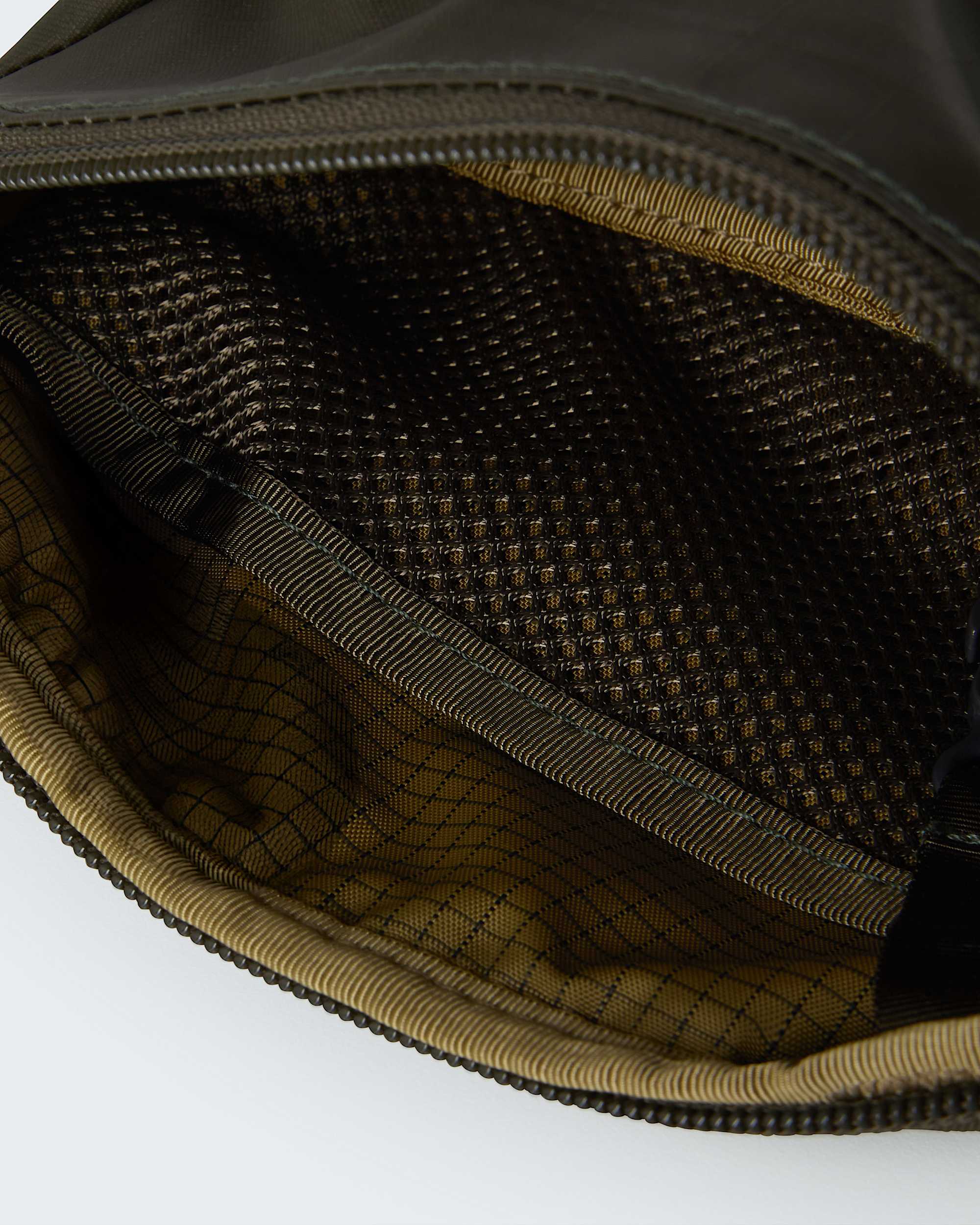 Base Camp Voyager Pro Cross Body Bag TNF ALT4