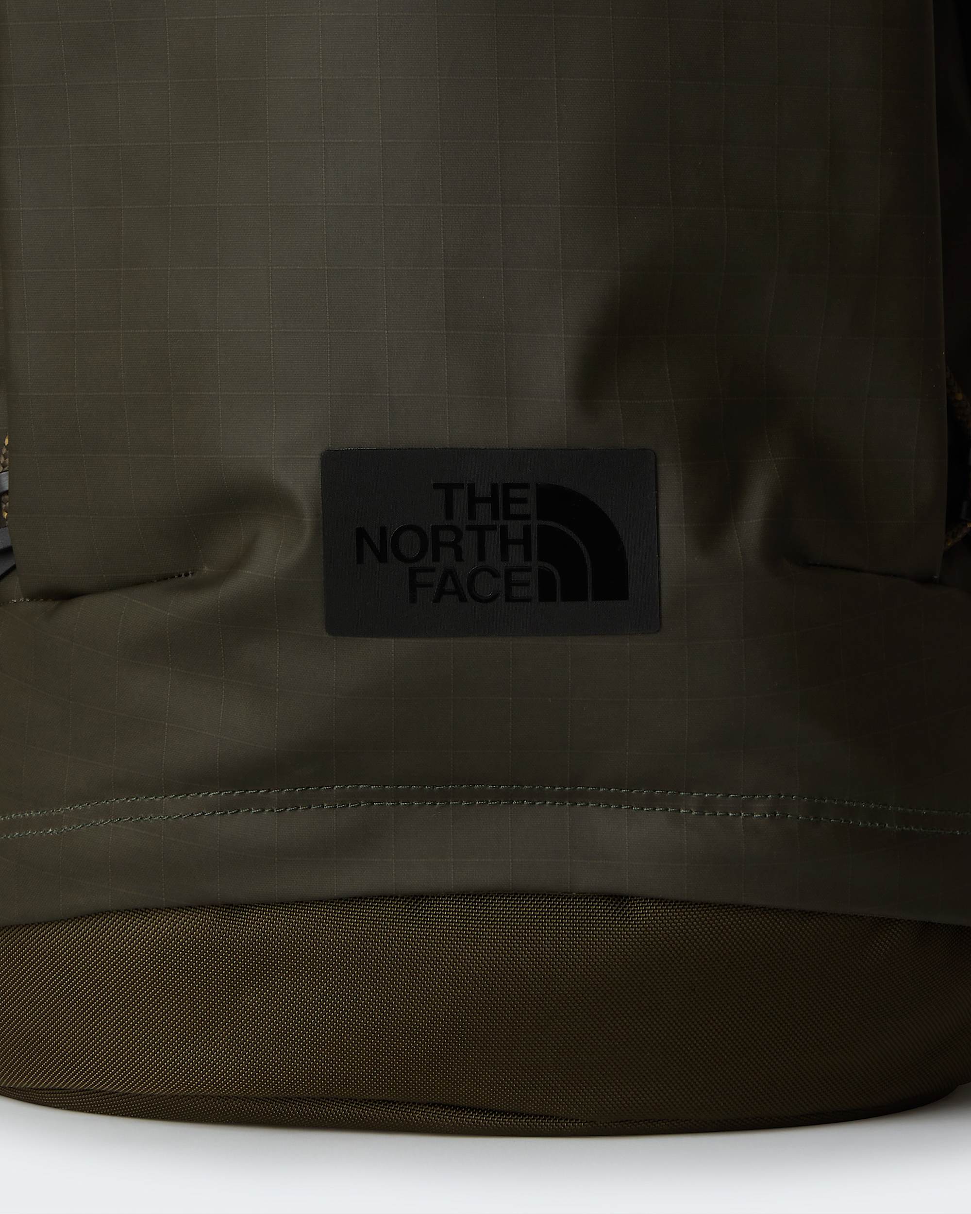 Base Camp Voyager Proreisrugzak TNF ALT3