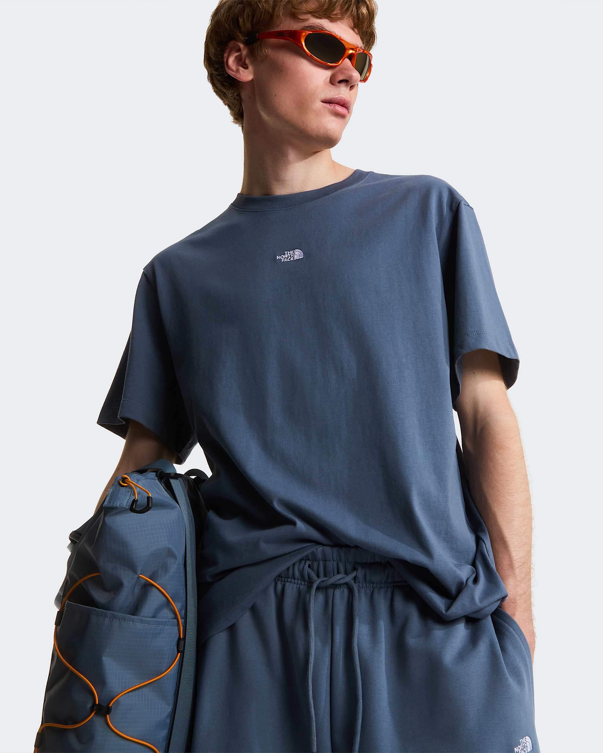 Tshirt dcontract Essential avec logo central pour homme TNF ALT5