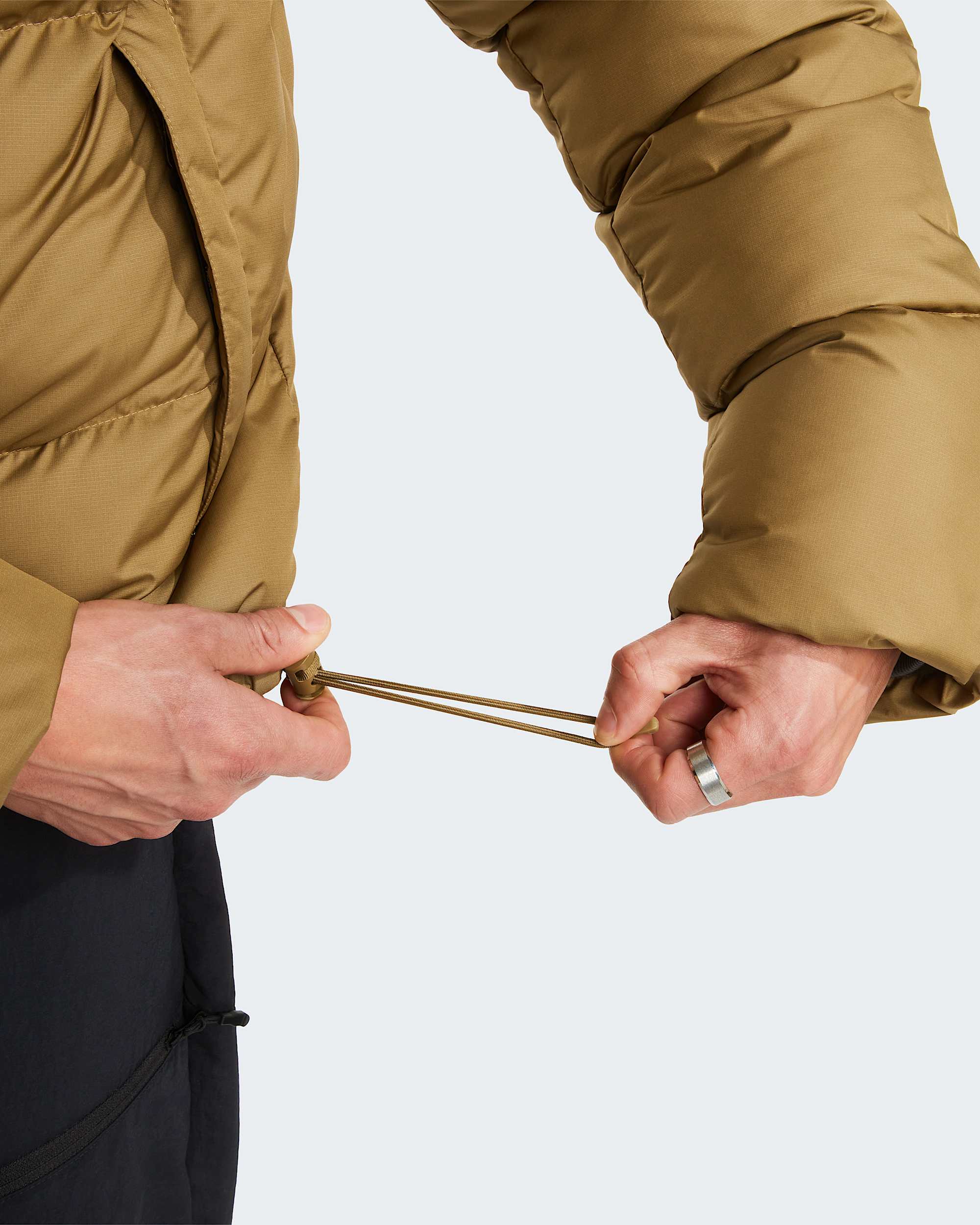 Mens Saikuru Jacket TNF New Taupe GreenCedar ALT7