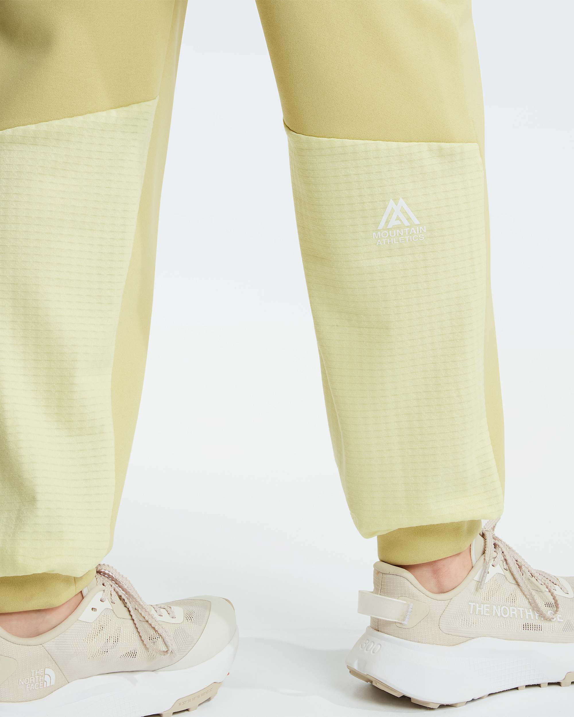 Joggers in pile Mountain Athletics da donna TNF Pear ALT6