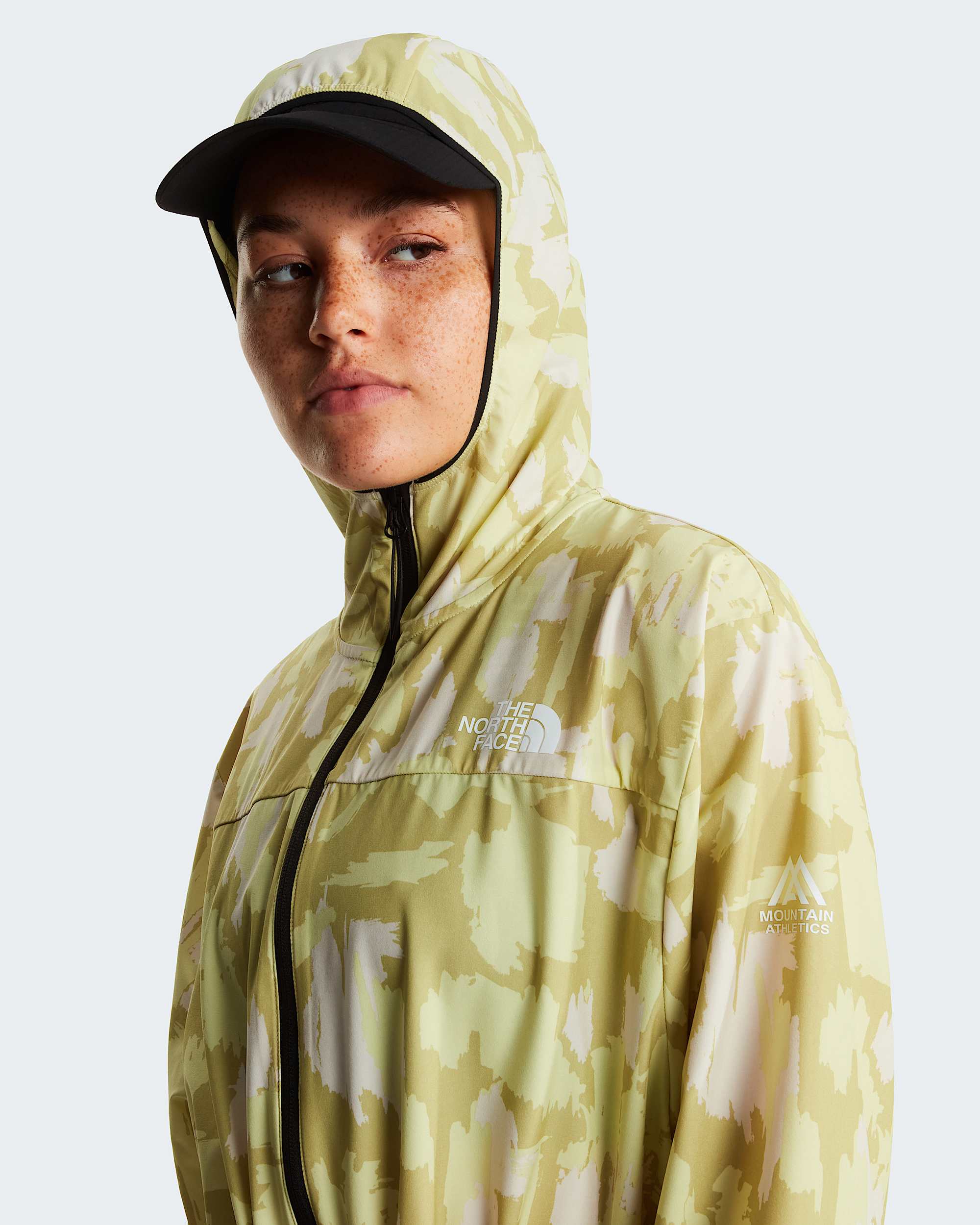 Veste  capuche coupevent imprime Mountain Athletics pour femme TNF ALT5