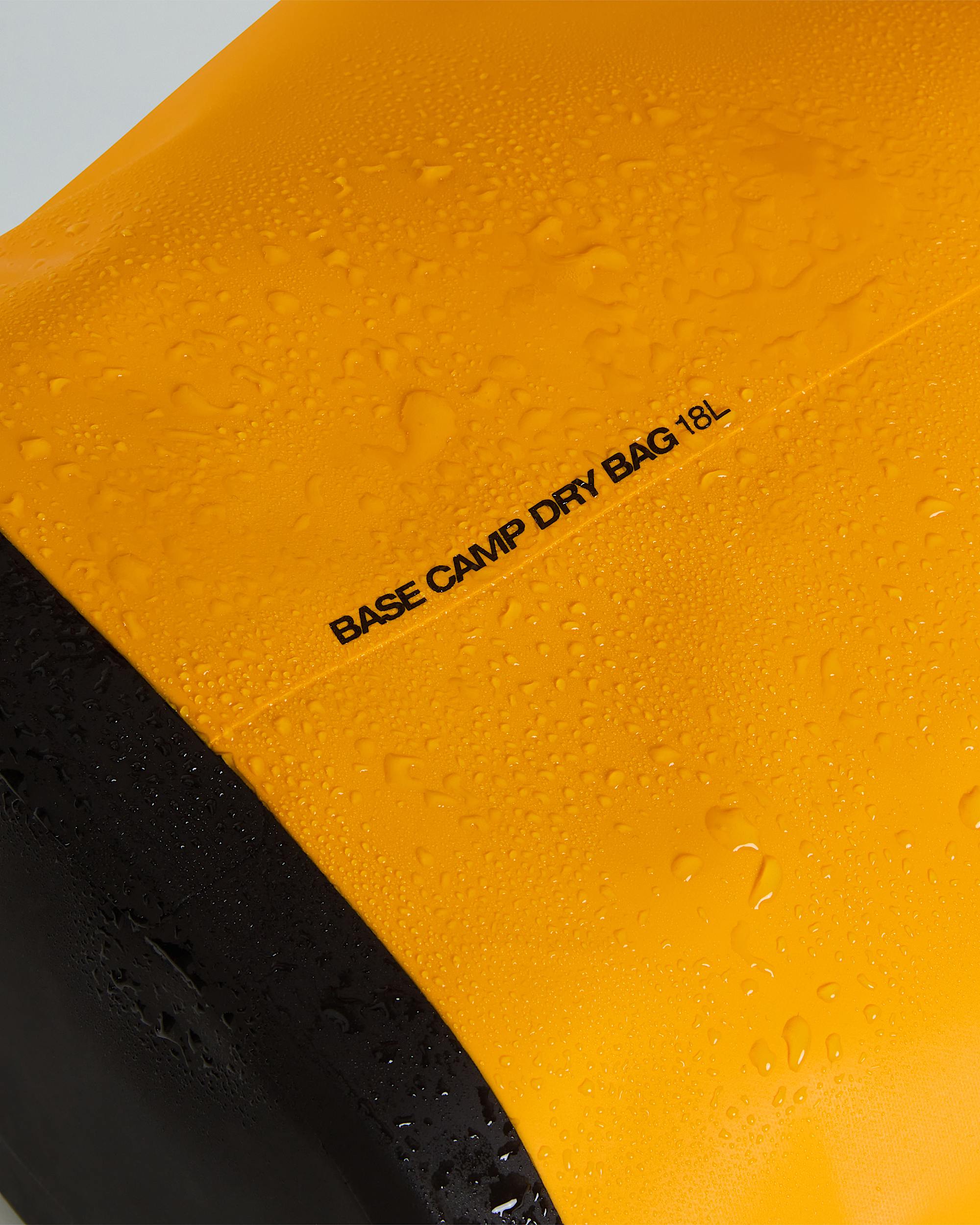 Such vak Base Camp  18L TNF Summit GoldTNF Black ALT6