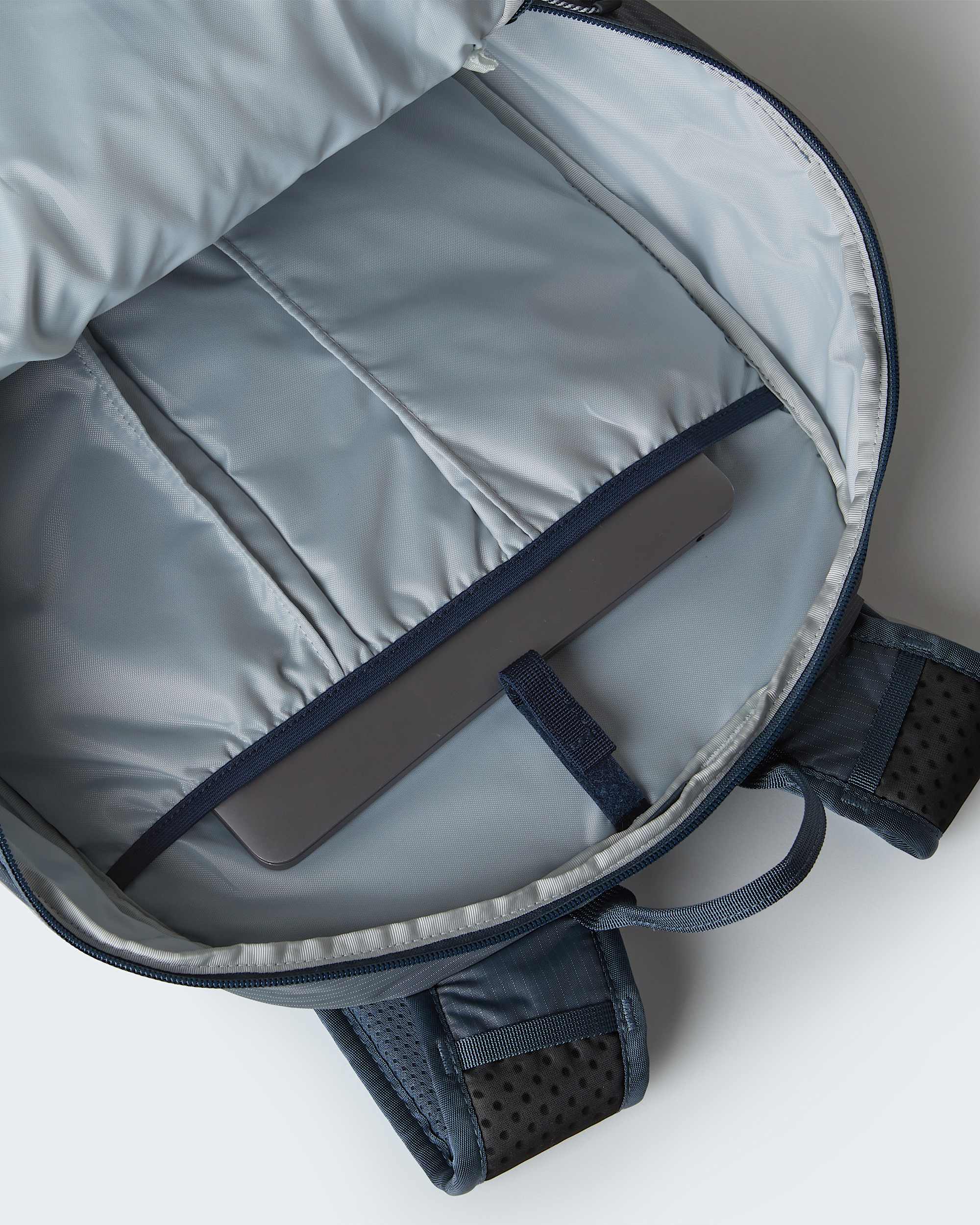 Borealis Trail Backpack TNF ALT5