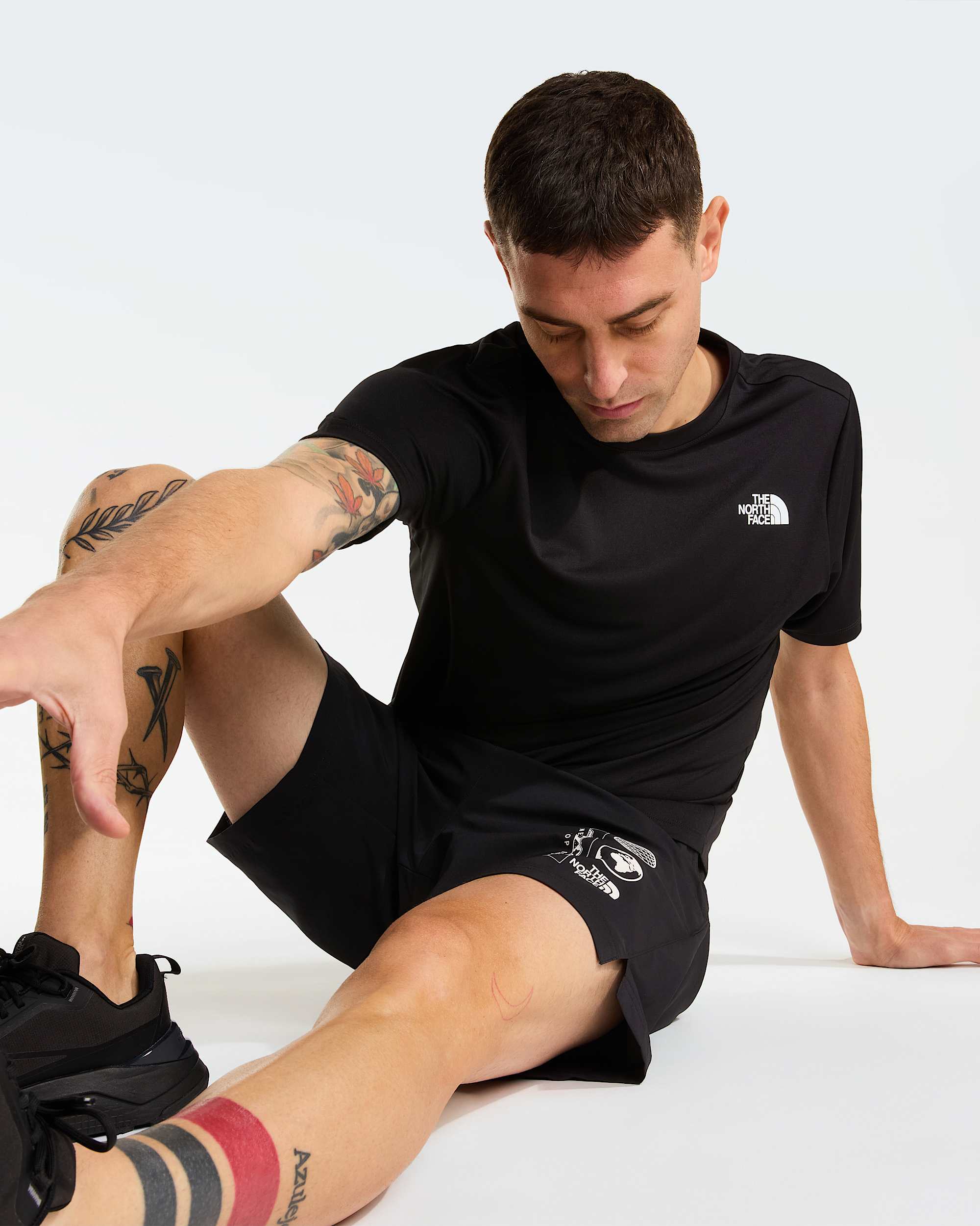 Mens 247 7 Graphic Shorts TNF ALT5