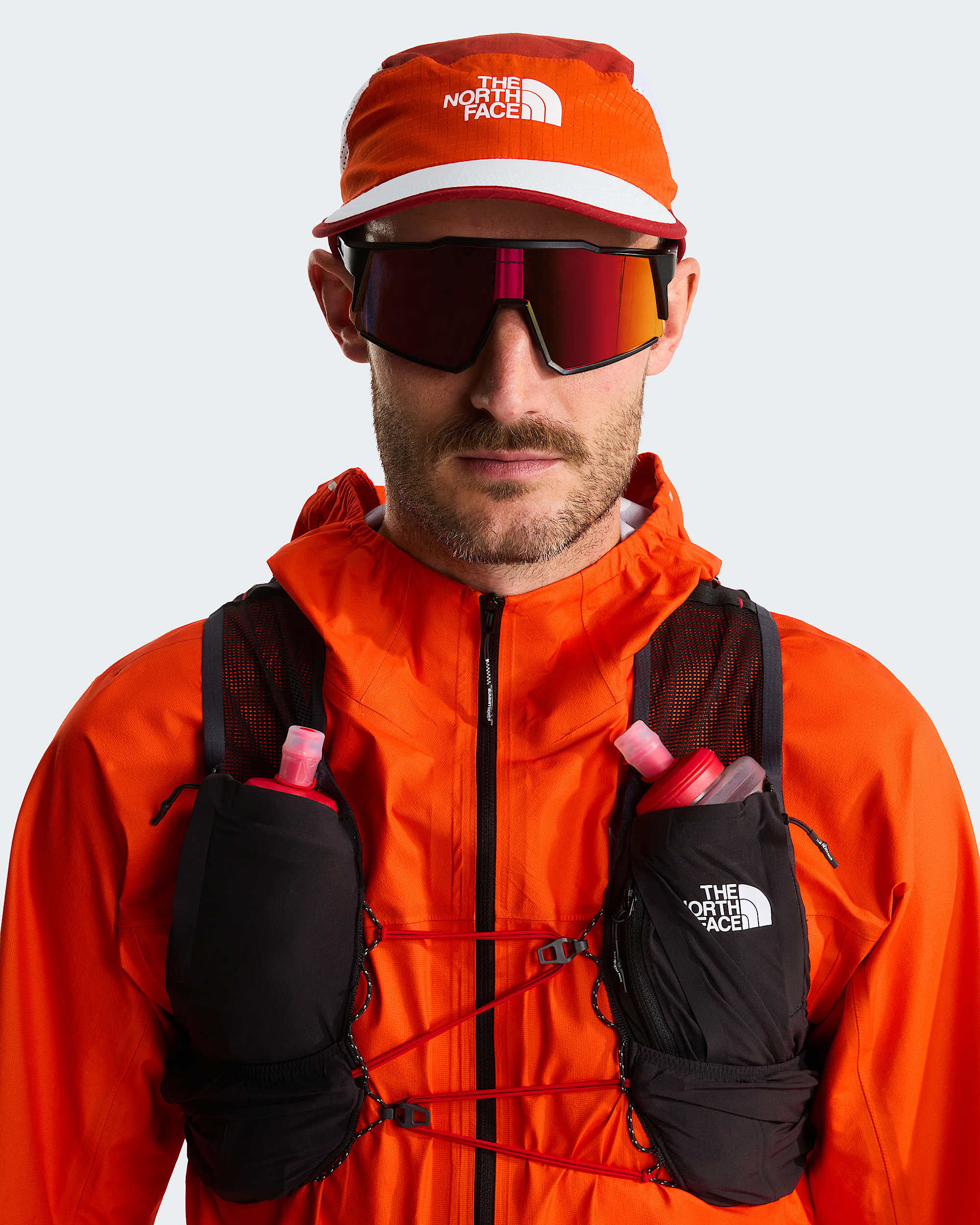 Chapu leve de corrida Summer TNF Iron ClayPearl StoneLava Red ALT1