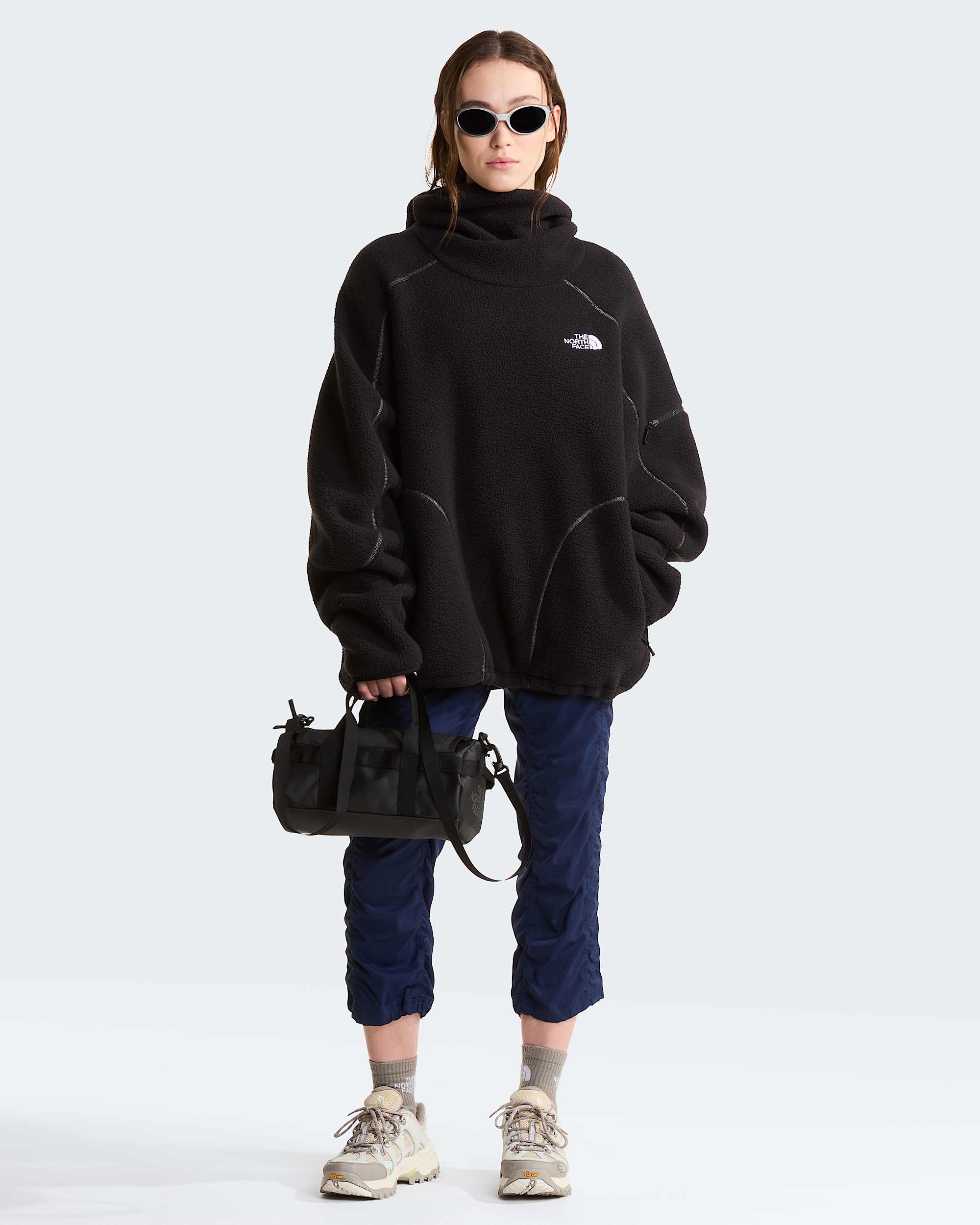 Womens Aphrodite 20 Capri Joggers TNF ALT1