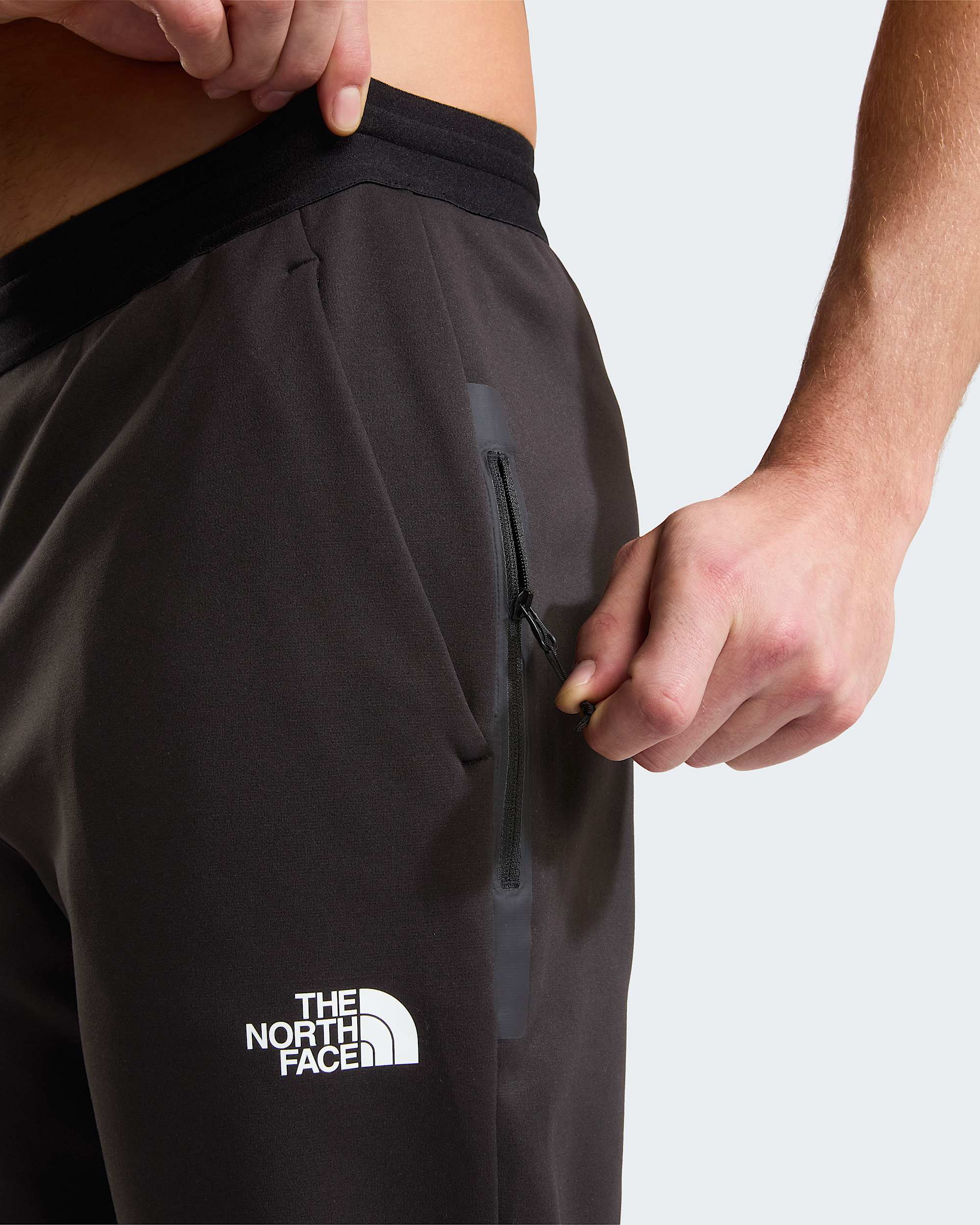 Mens Mountain Athletics Fleece Joggers TNF ALT5