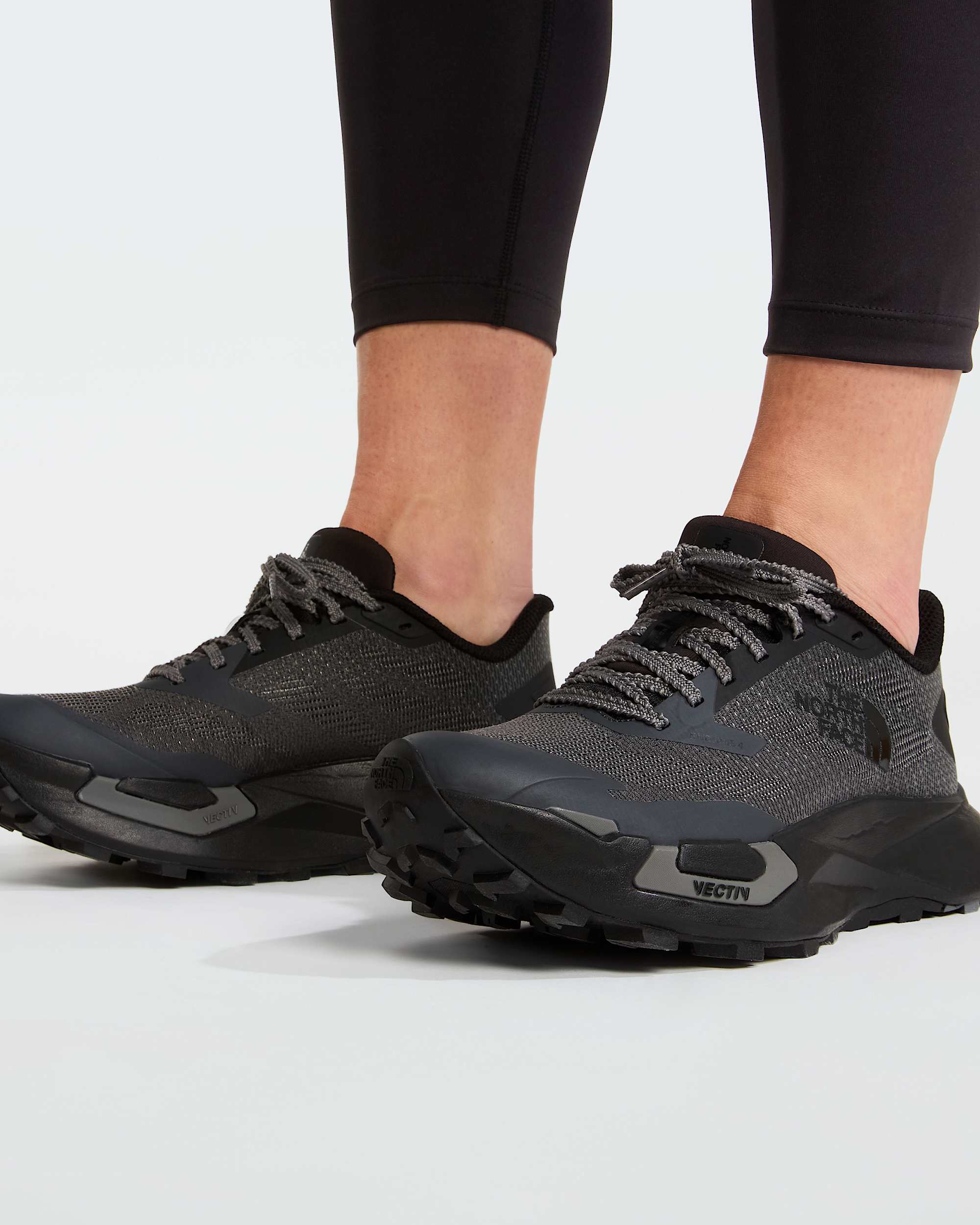 VECTIV Enduris 4 TrailrunningSchuhe fr Damen TNF TNF BlackAnthracite Grey ALT4