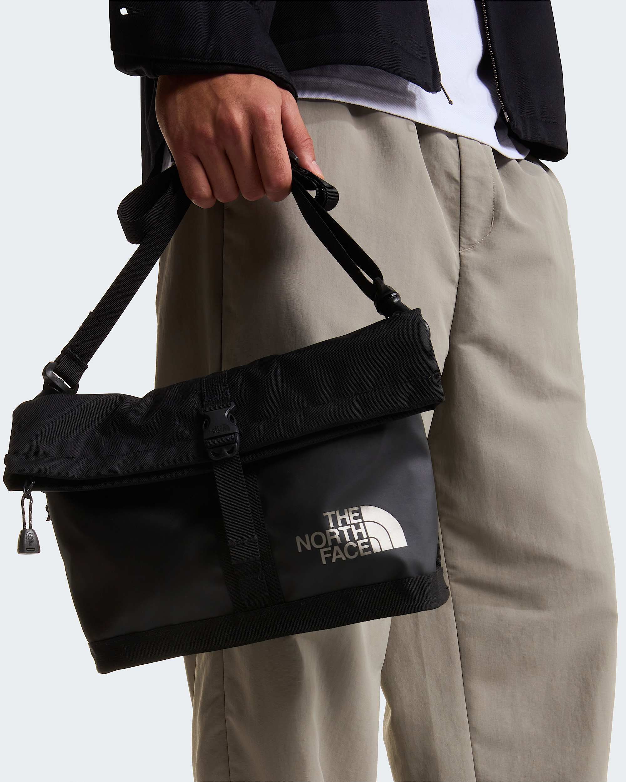 Base Camp Shoulder Bag TNF ALT1