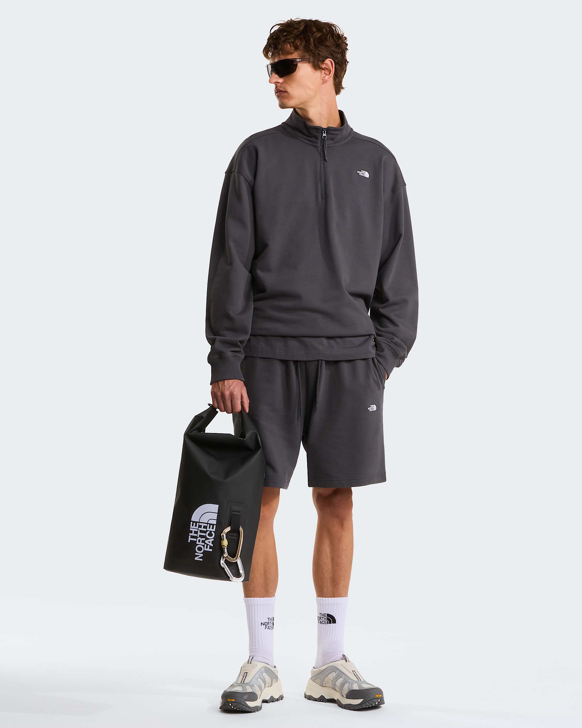 Essential leicht  relaxt geschnittenes Sweatshirt mit 14langem RV in Unisex TNF Anthracite Grey ALT3