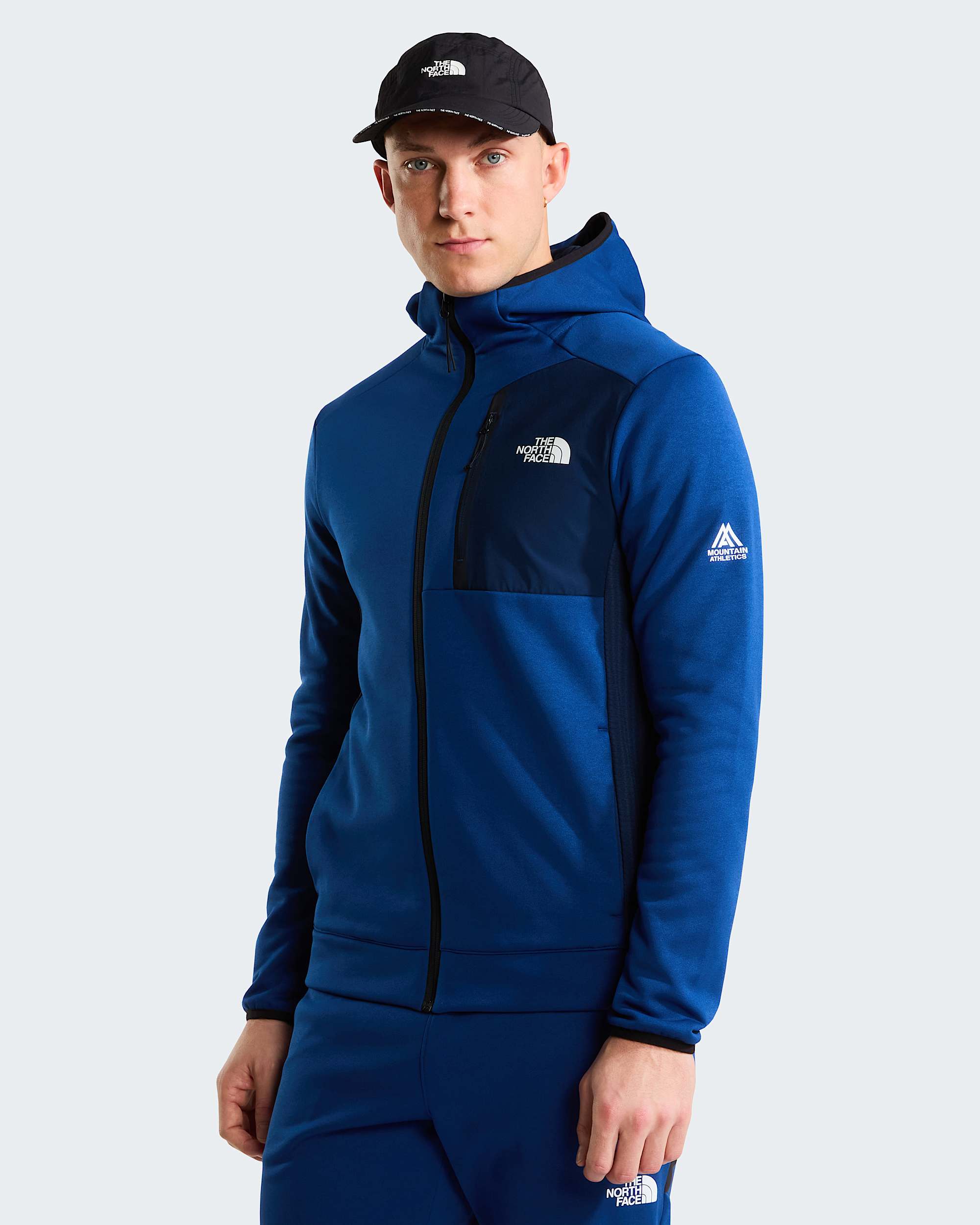 Mens Mountain Athletics Hooded Fleece TNF HERO