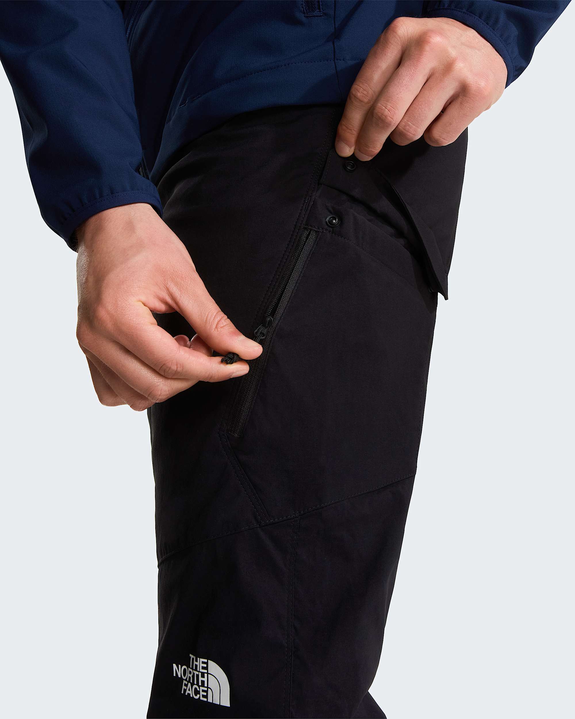 Mens Winter Exploration Regular Tapered Cargo Trousers TNF ALT6