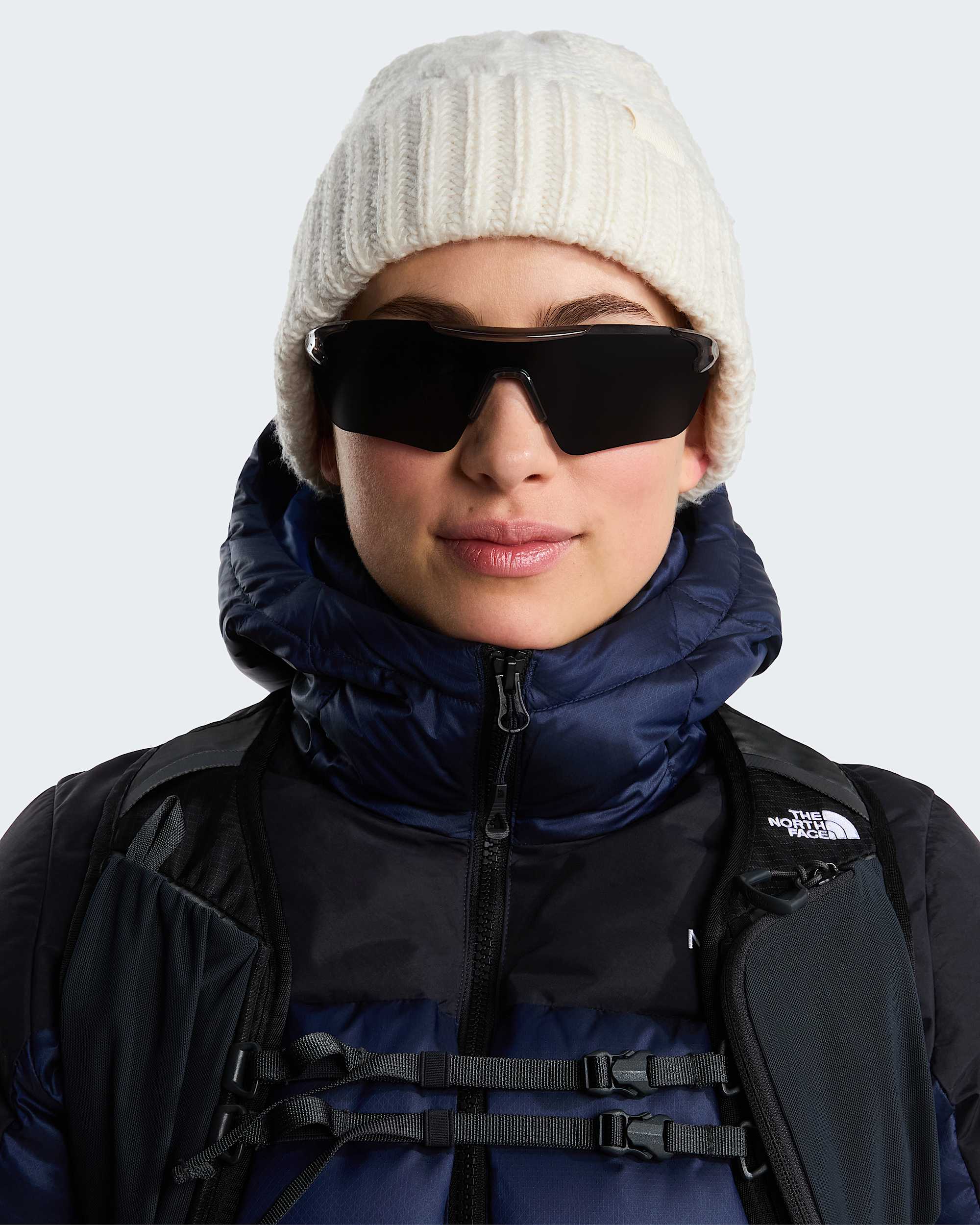 OhMega Beanie W TNF ALT1