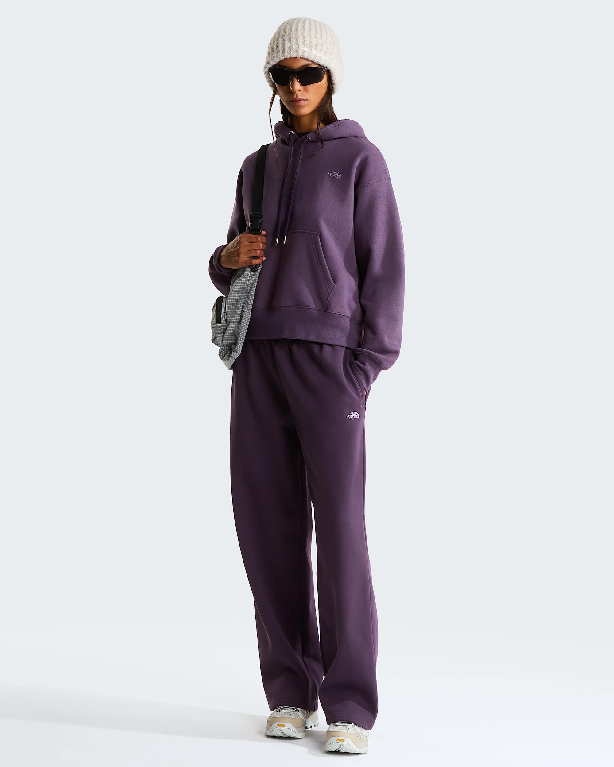 Womens TNF Essential Simple Dome Relaxed Straight Joggers TNF ALT1