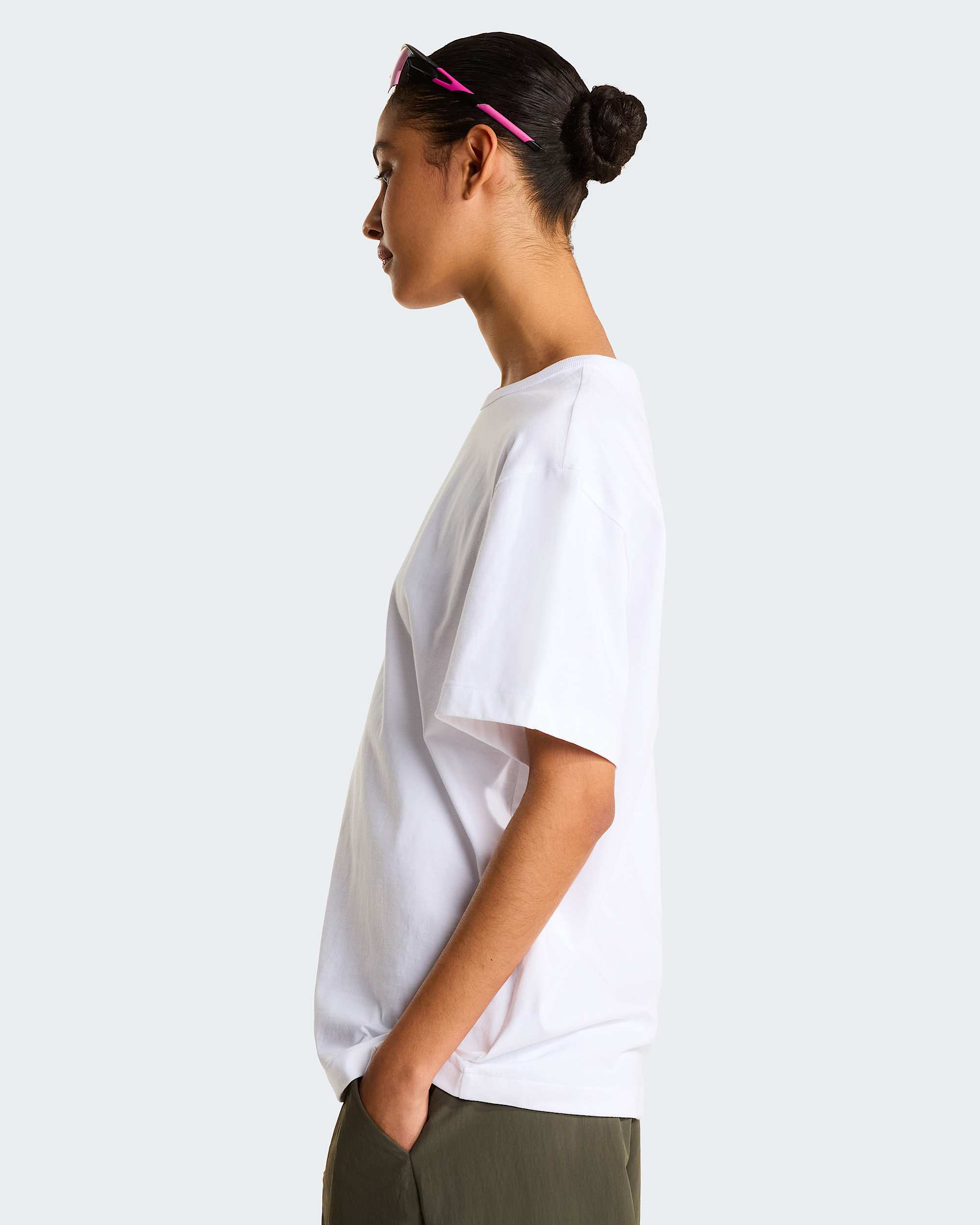 Unisex TNF Tag Logo Play TShirt mit lockerer Passform TNF ALT15