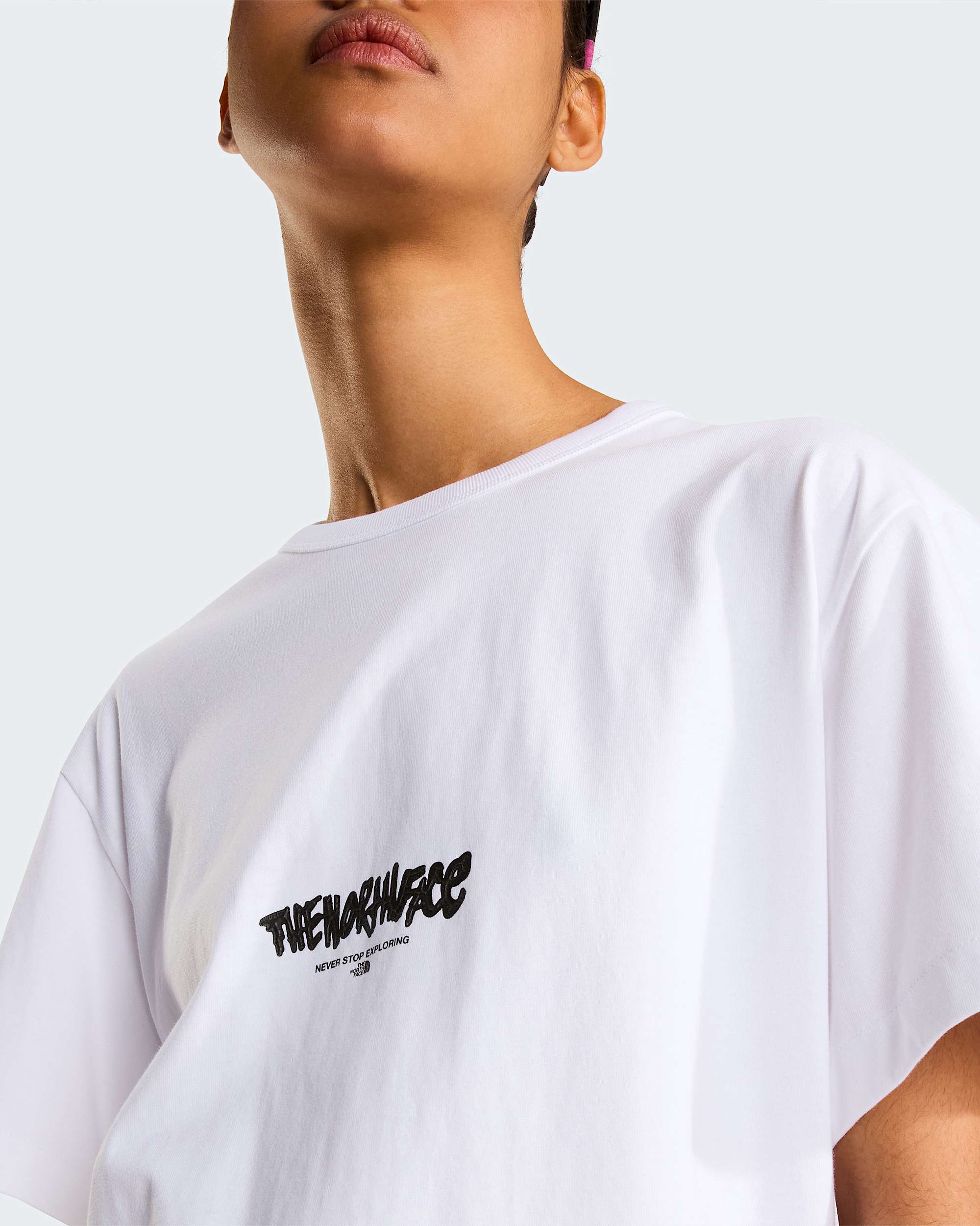 Unisex TNF Tag Logo Play TShirt mit lockerer Passform TNF ALT16