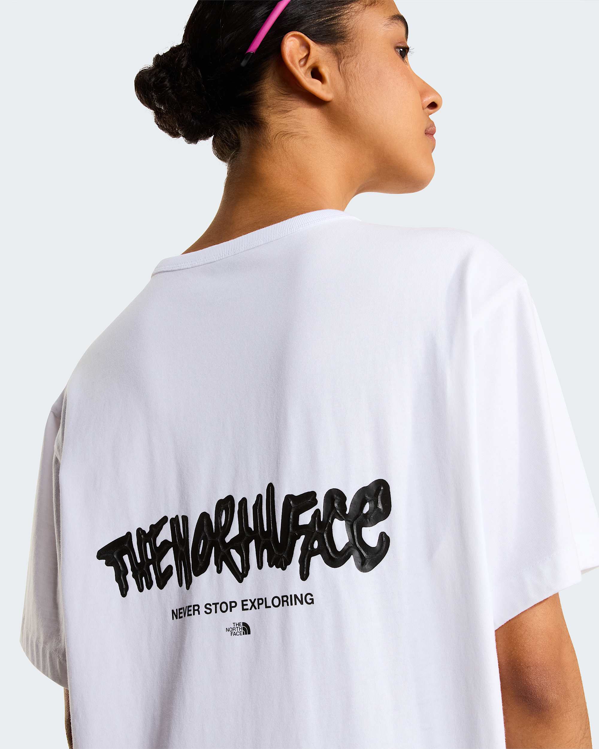 Unisex TNF Tag Logo Play TShirt mit lockerer Passform TNF ALT17